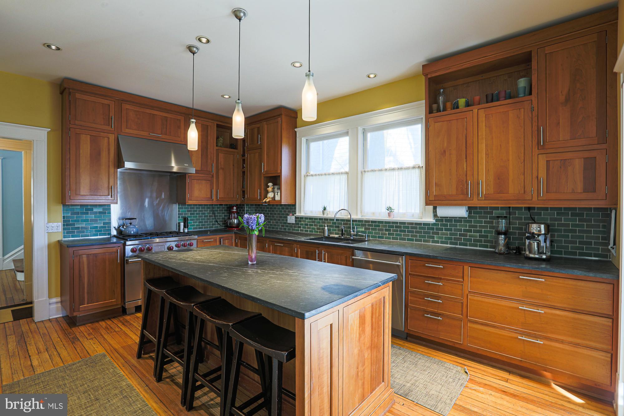 ROLAND PARK - Residential