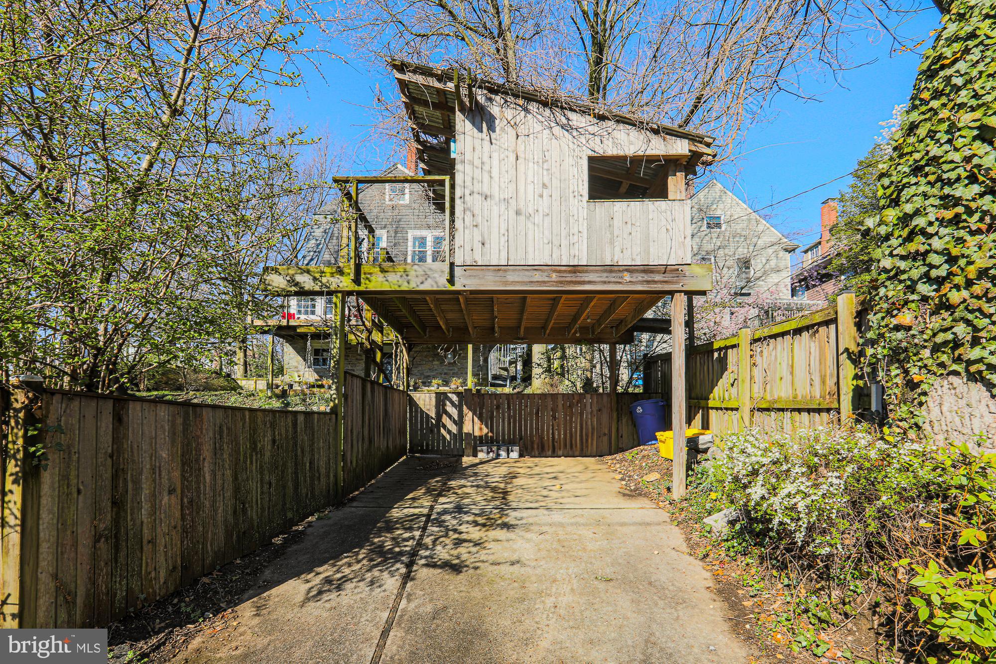 ROLAND PARK - Residential