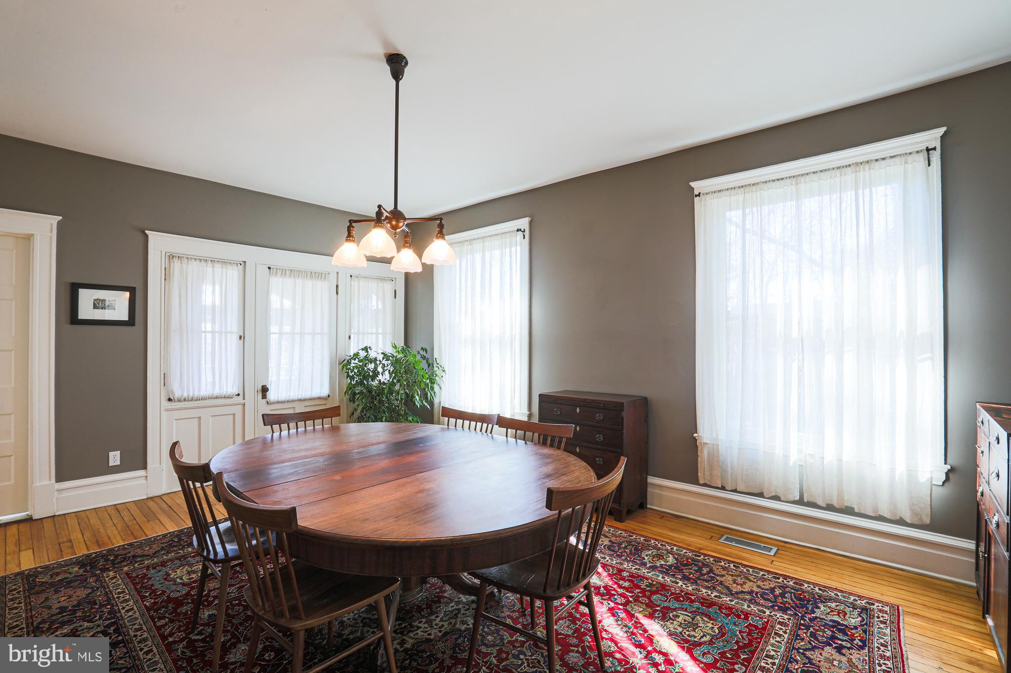 ROLAND PARK - Residential