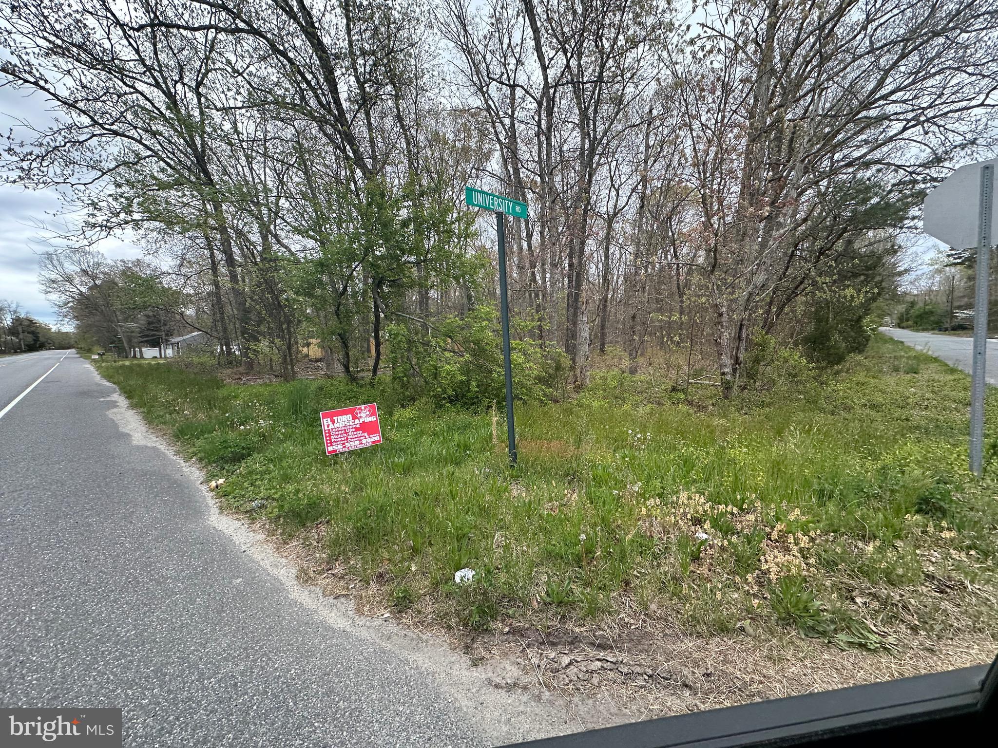715 W BUCKSHUTEM ROAD W