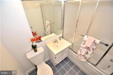 KIRKSIDE - Residential Lease