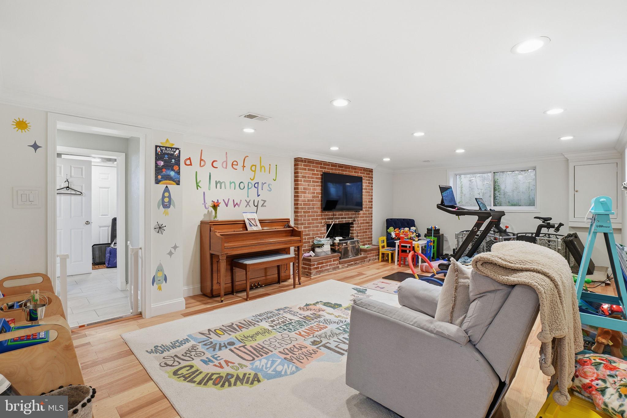 AURORA HILLS - Residential