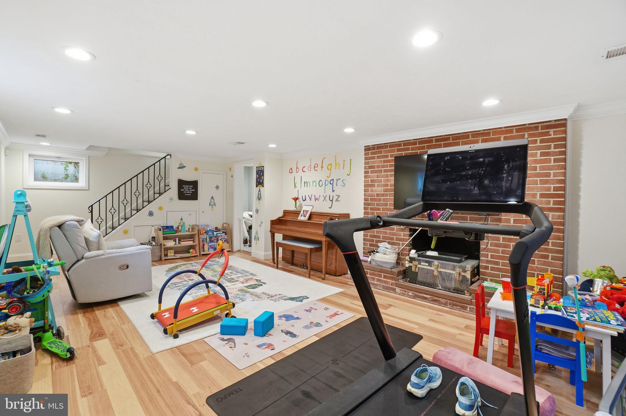 AURORA HILLS - Residential