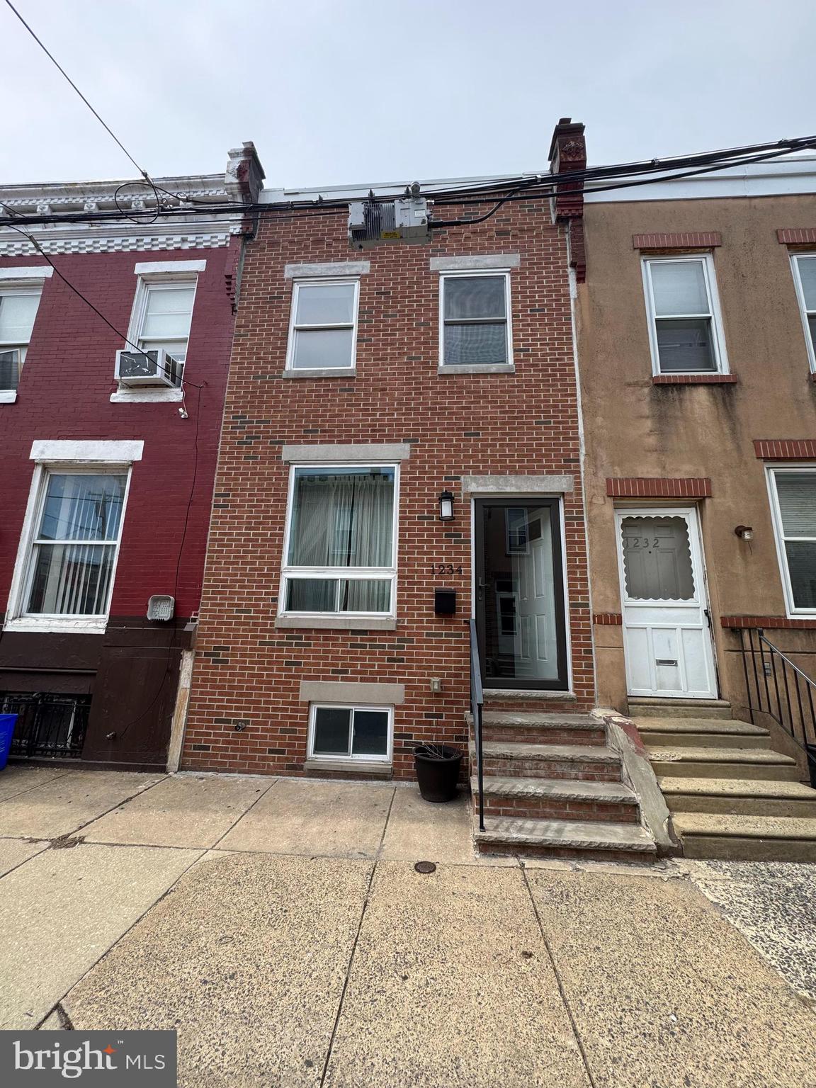 Property is completely turn key. There is an open building permit. Buyer would need to underpin the foundation.
**more photos to be added shortly**