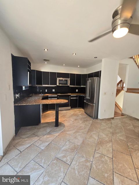 Townhouse For Rent - 793 S Front Street<br/> PHILADELPHIA, PA 19147