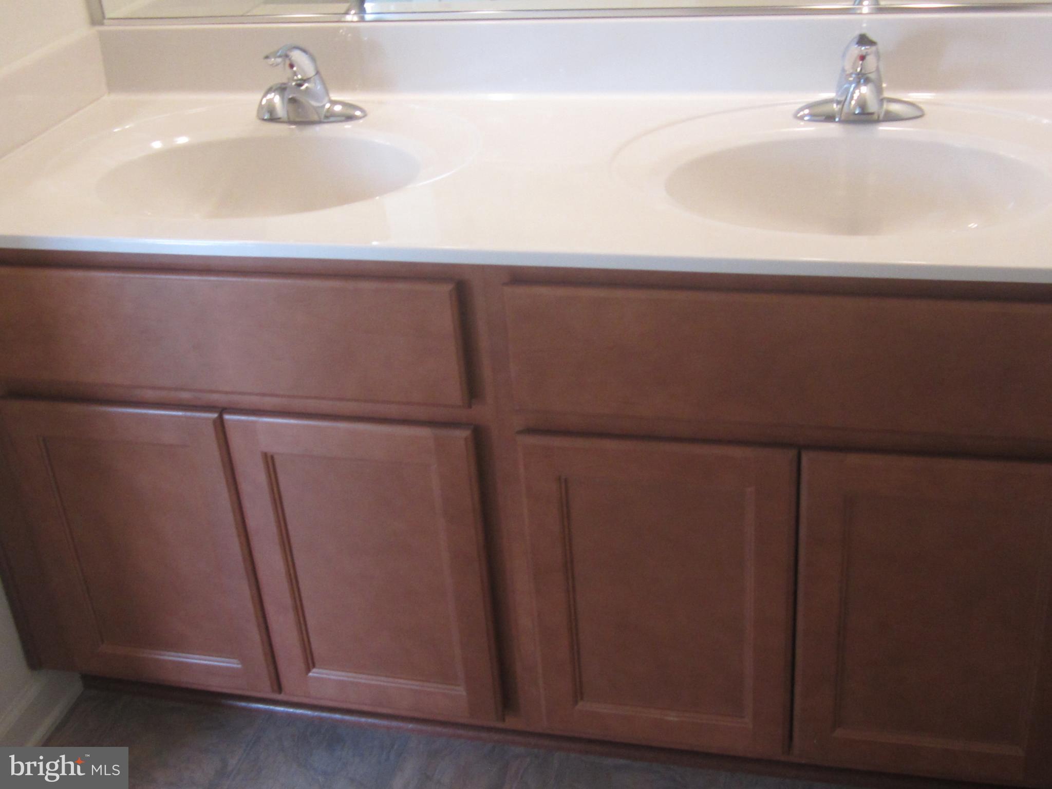 MCCAULEY CROSSING - Residential Lease