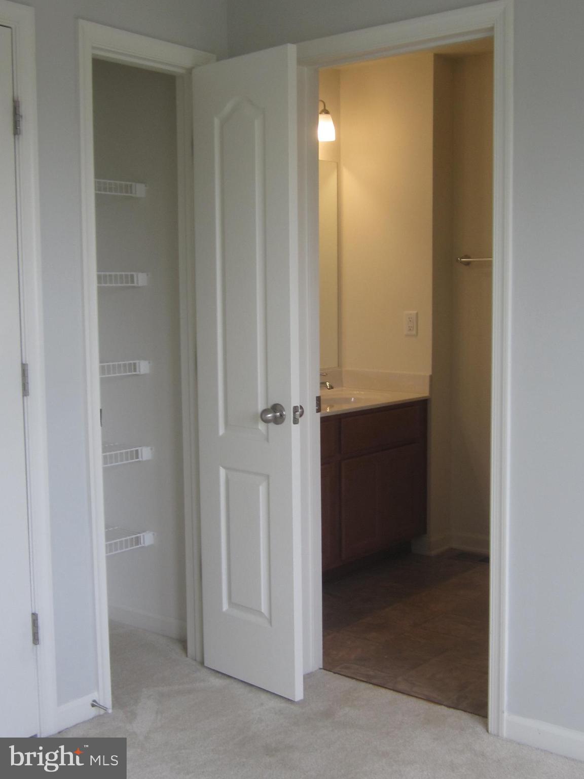 MCCAULEY CROSSING - Residential Lease