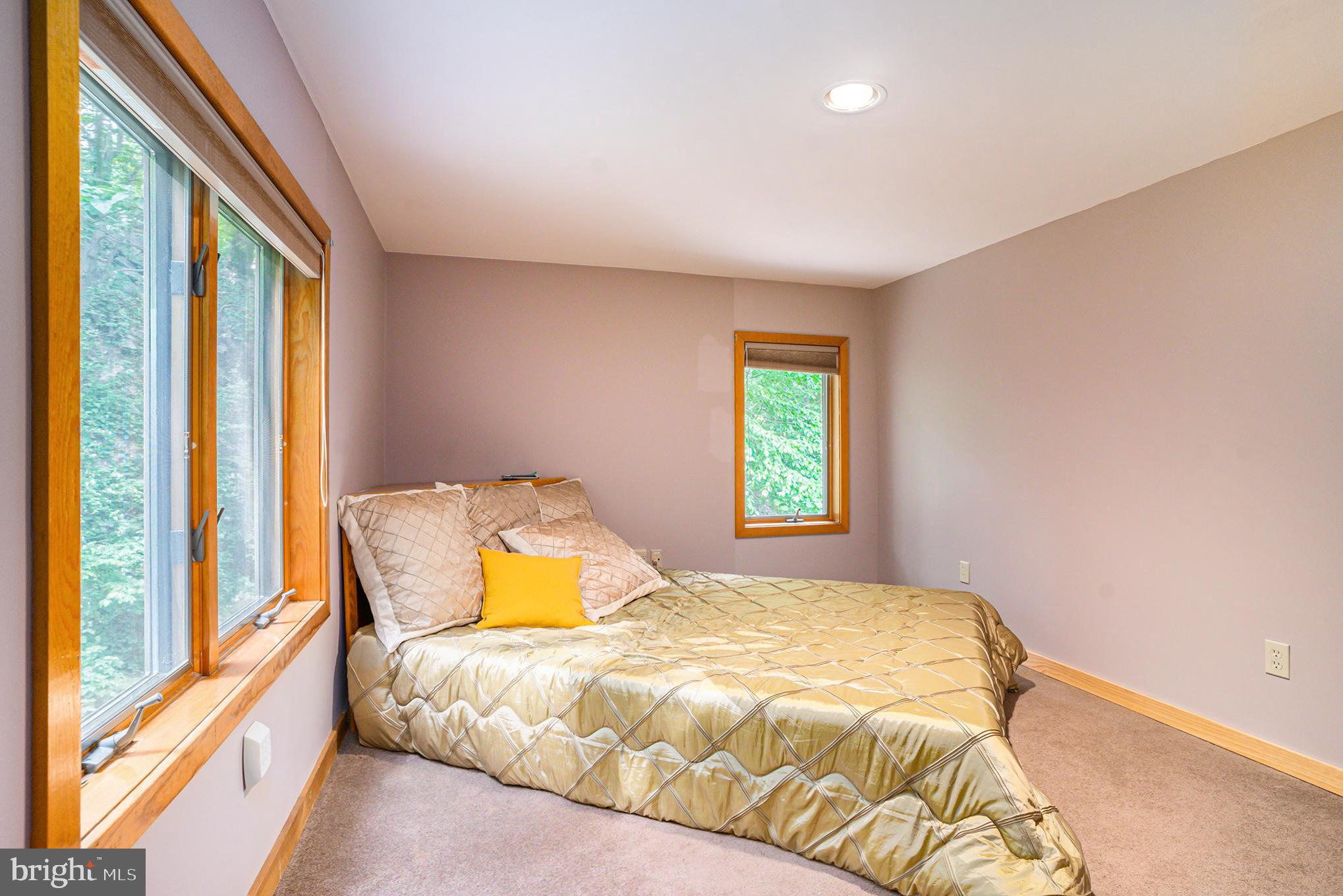 VALLEY FORGE MTN - Residential