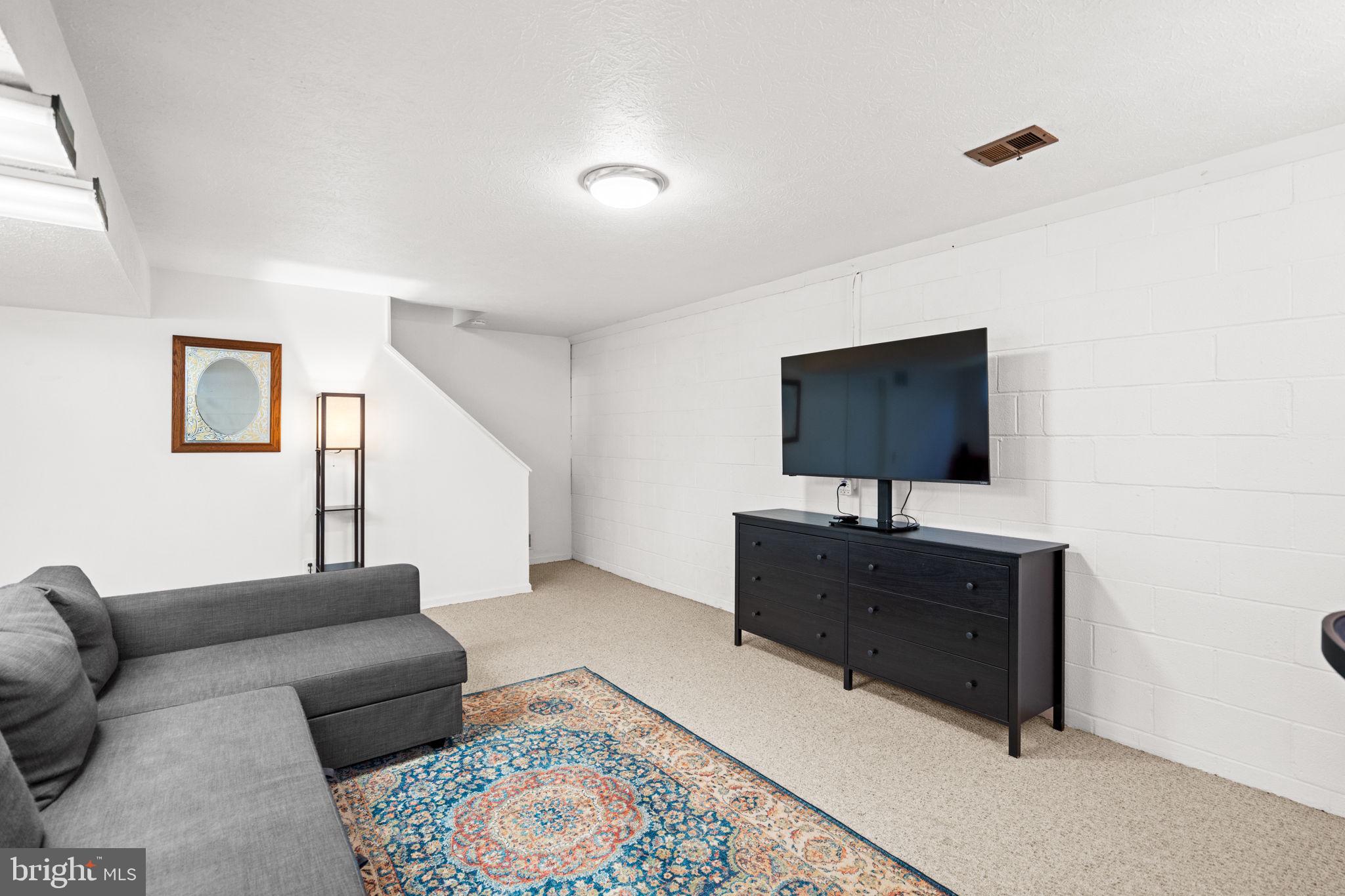 MILL CREEK TOWNE - Residential