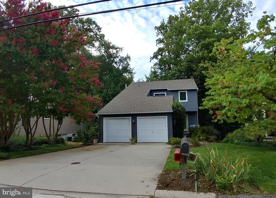 GORGEOUS HOME IN WATER PRIVILEGED COMMUNITY**PREFER NO SMOKING&NO PETS,WILL CONSIDER CASE BY CASE THOUGH**