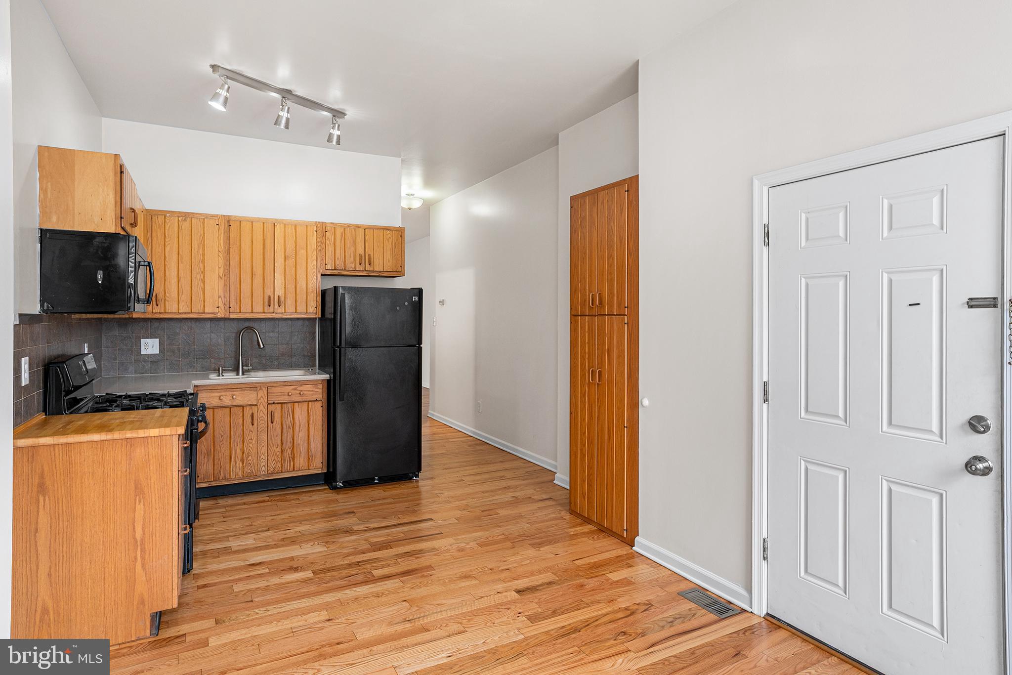 KENSINGTON - Residential Lease