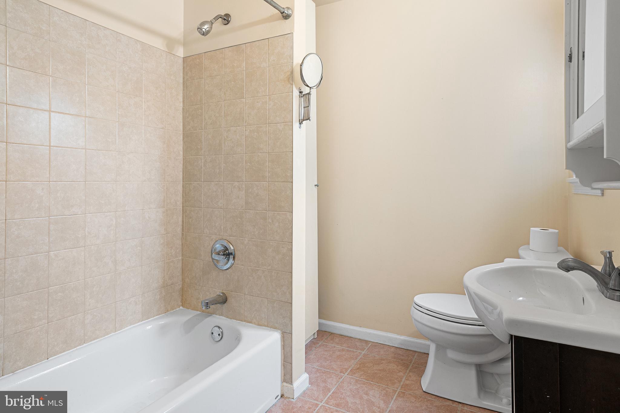 KENSINGTON - Residential Lease