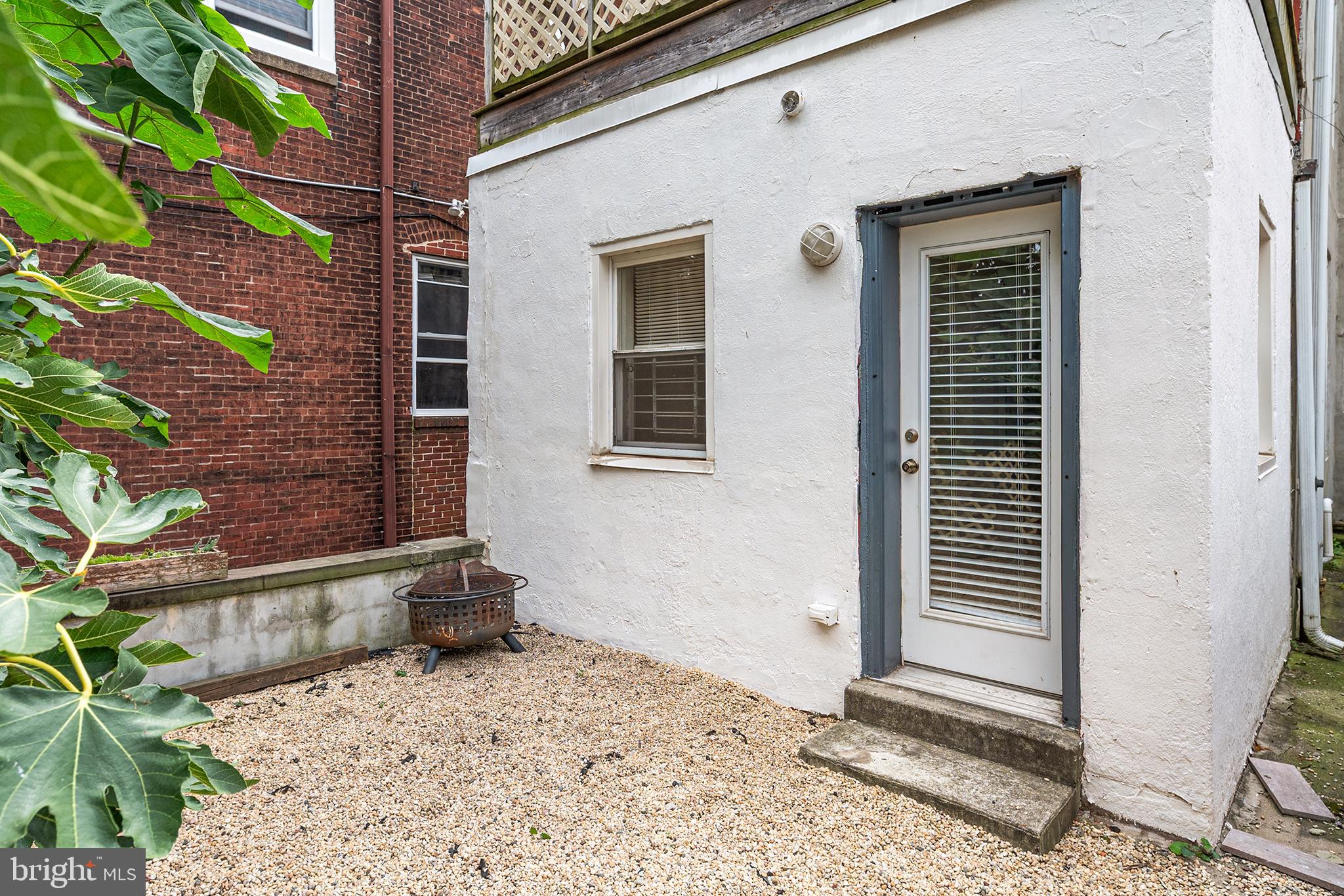 KENSINGTON - Residential Lease