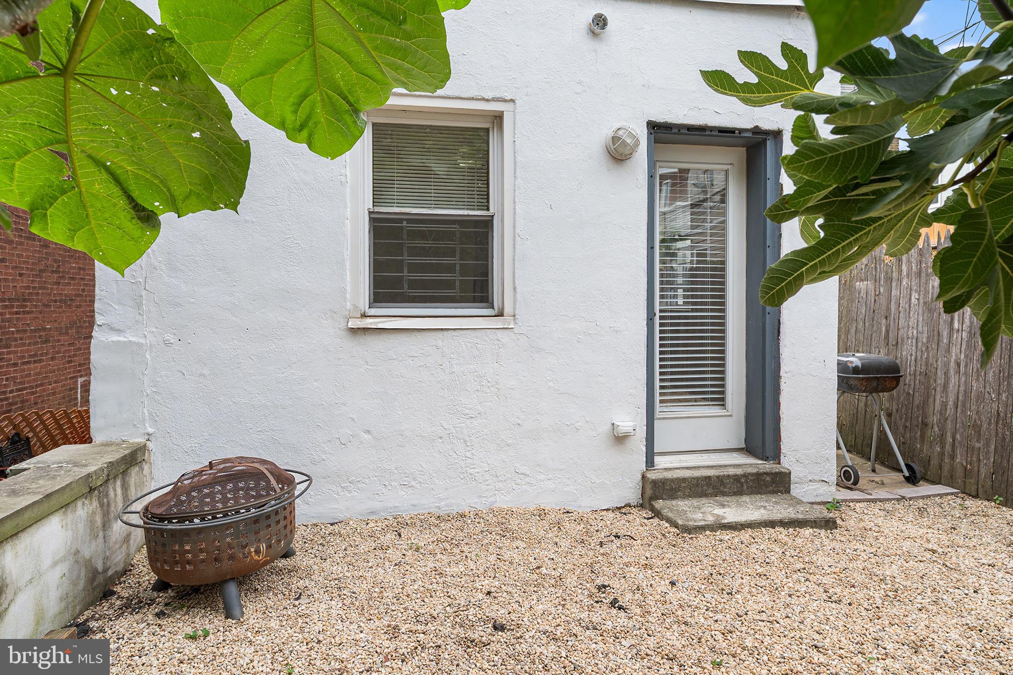 KENSINGTON - Residential Lease