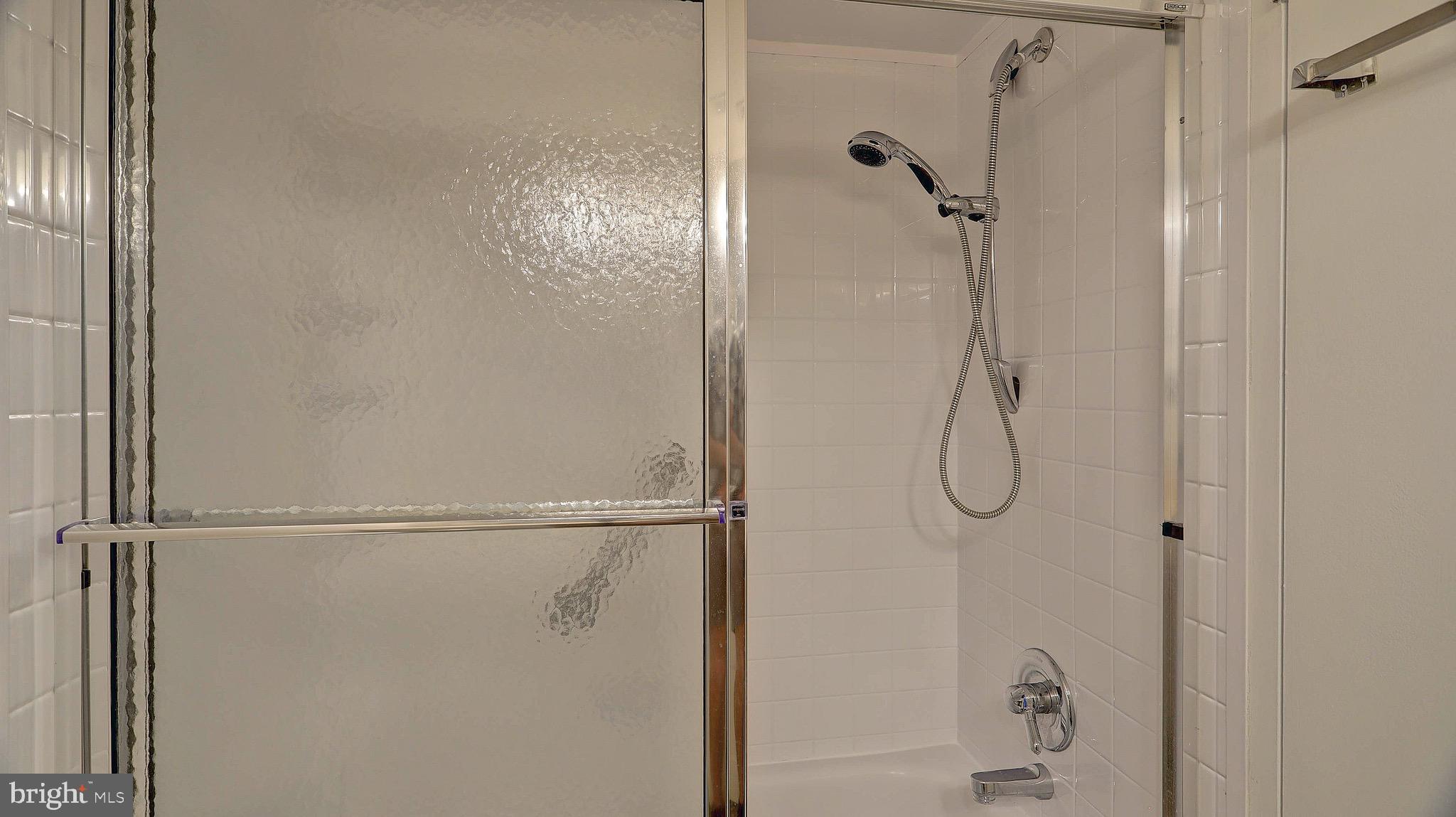 SOUTHGATE - Residential