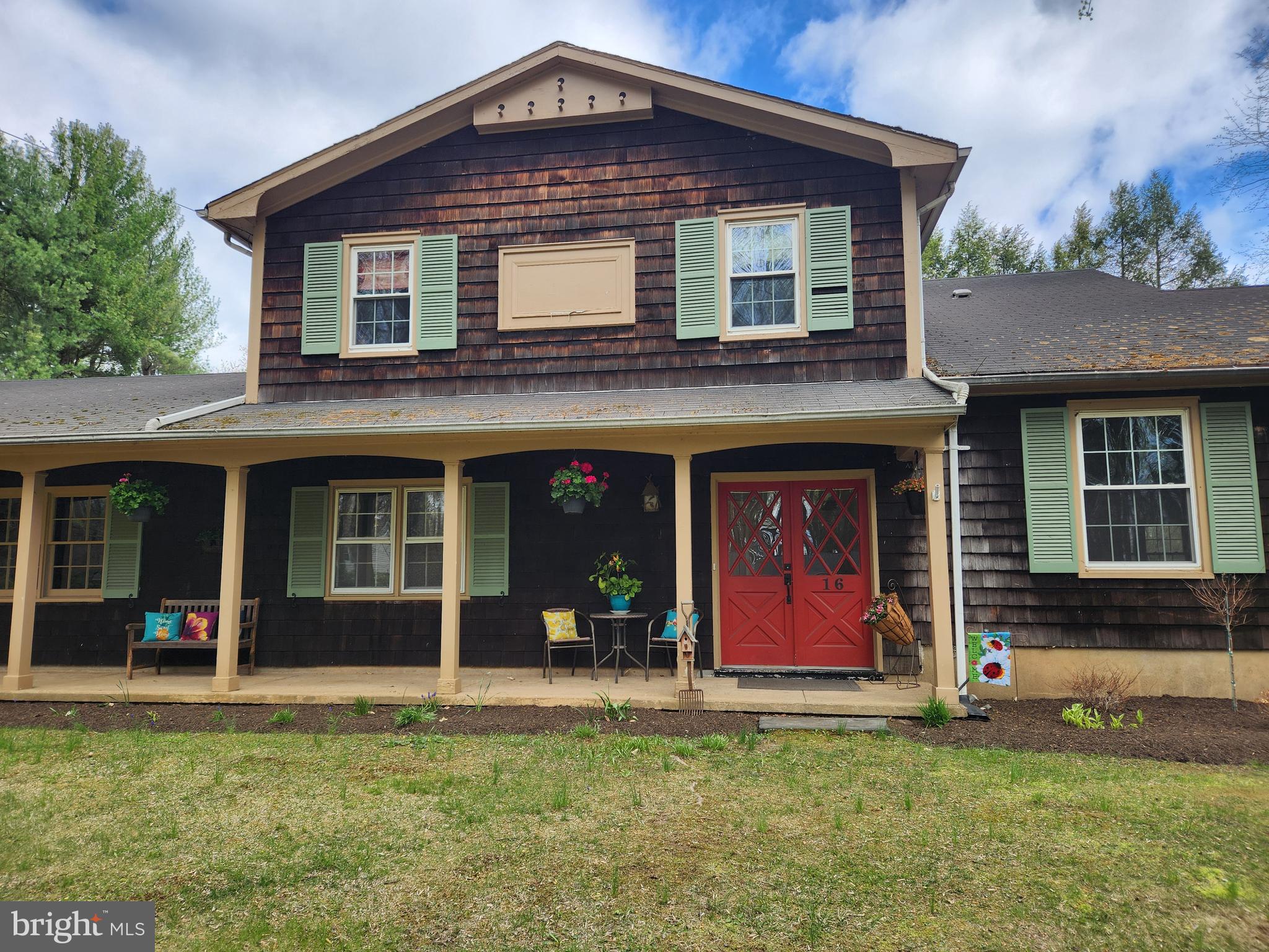 16 SUNSET ROAD