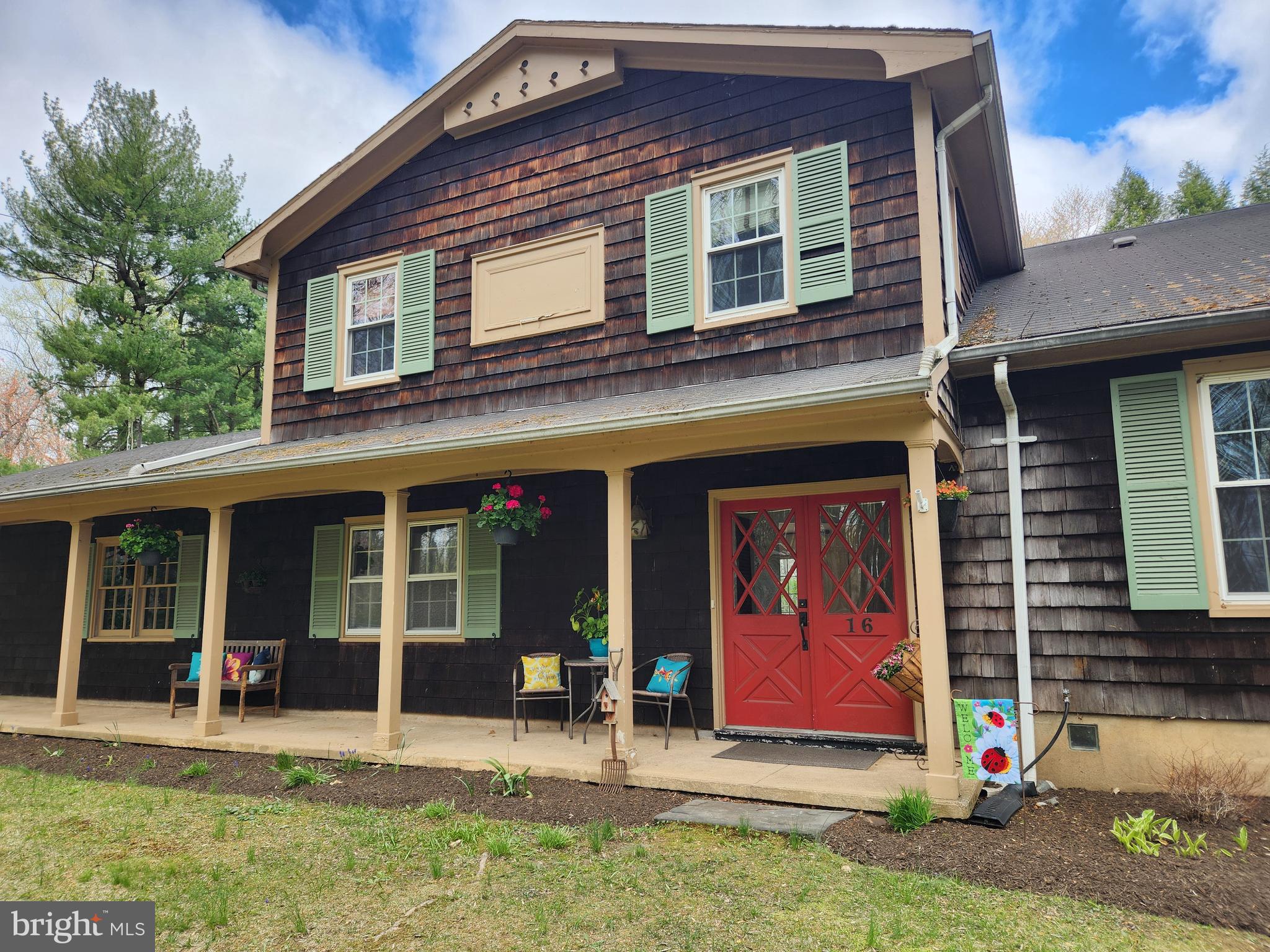 16 SUNSET ROAD