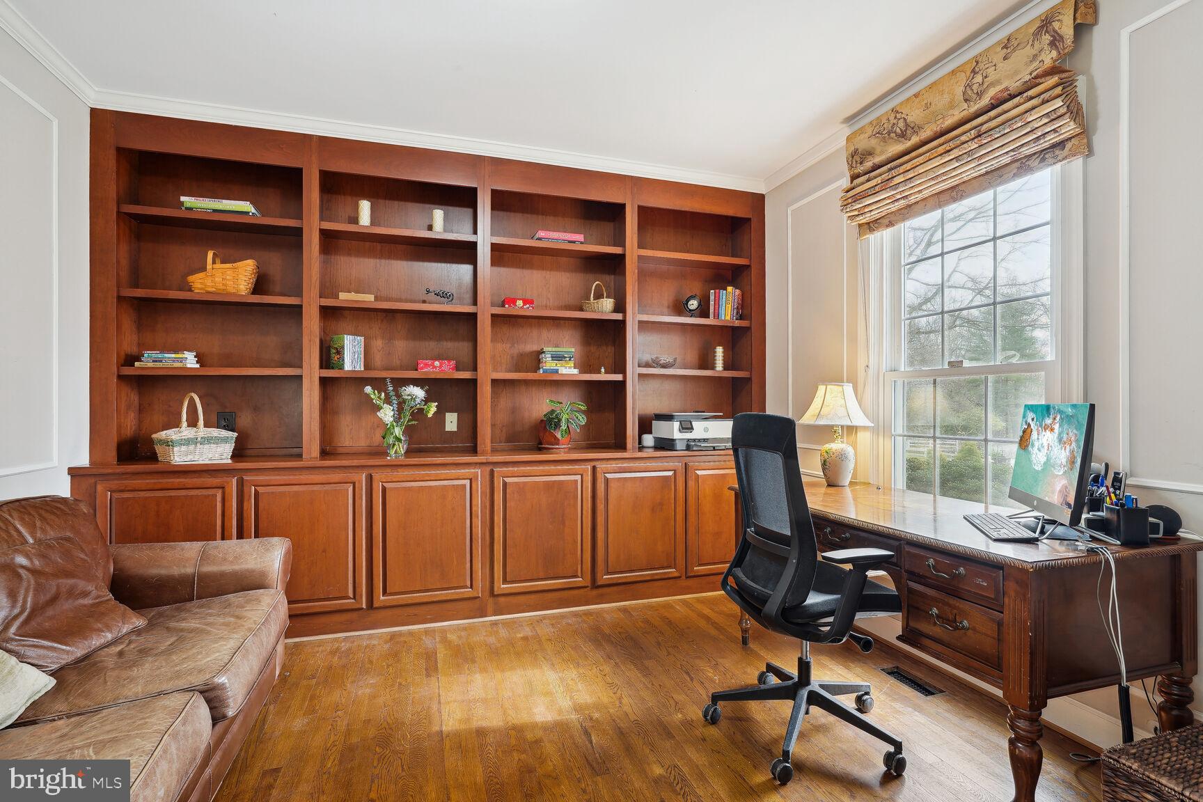 LAKE POTOMAC - Residential