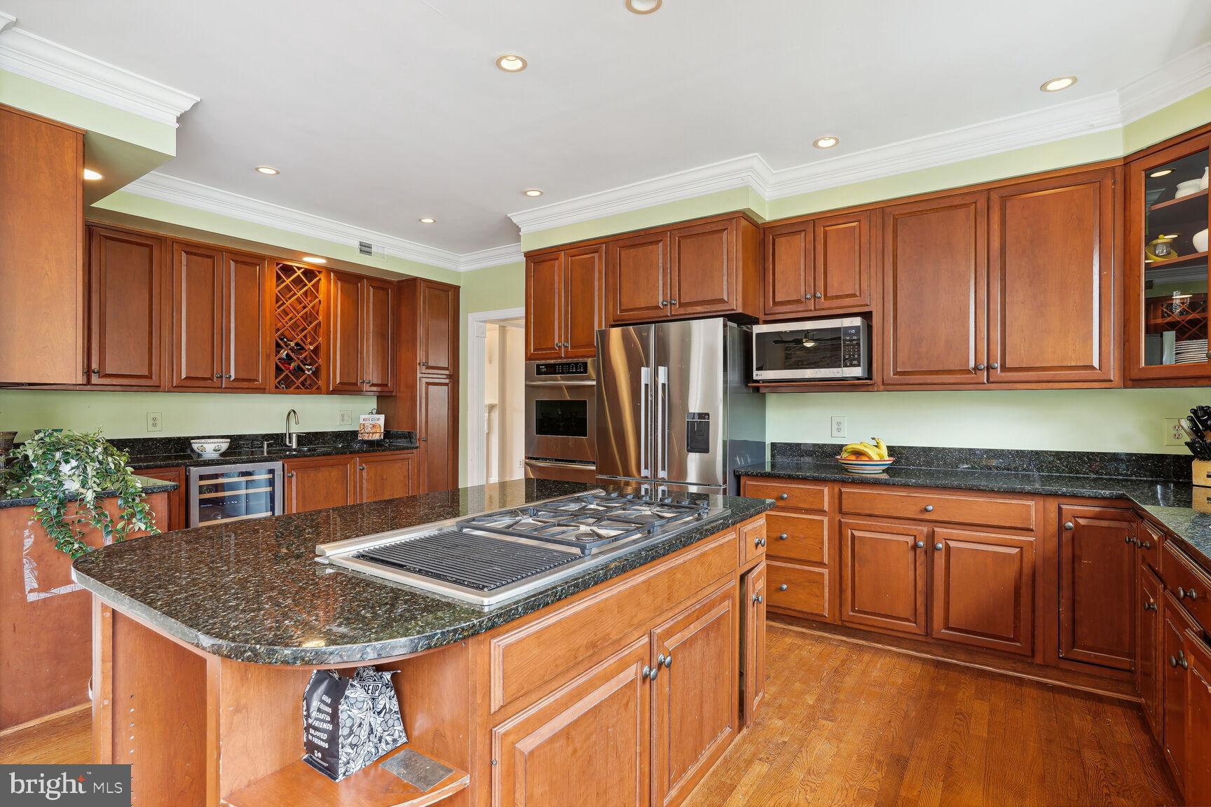 LAKE POTOMAC - Residential