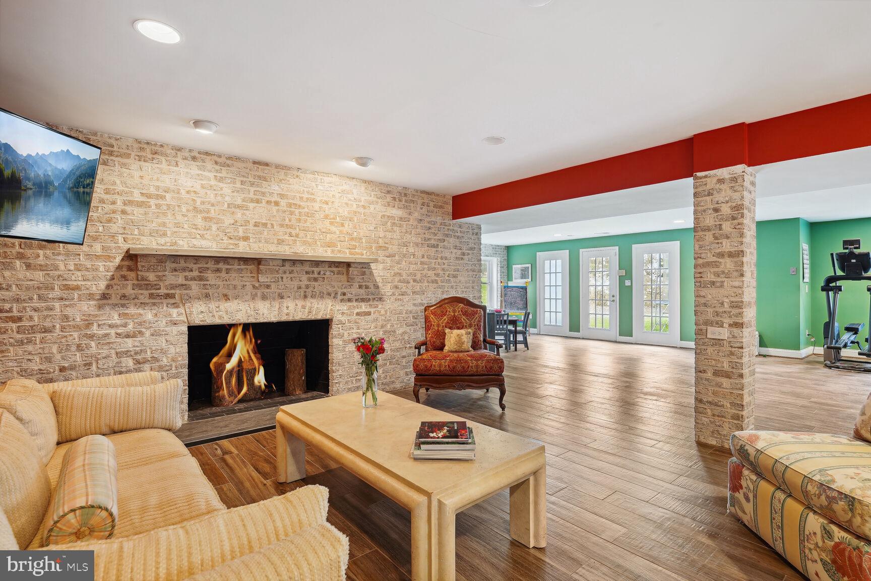 LAKE POTOMAC - Residential