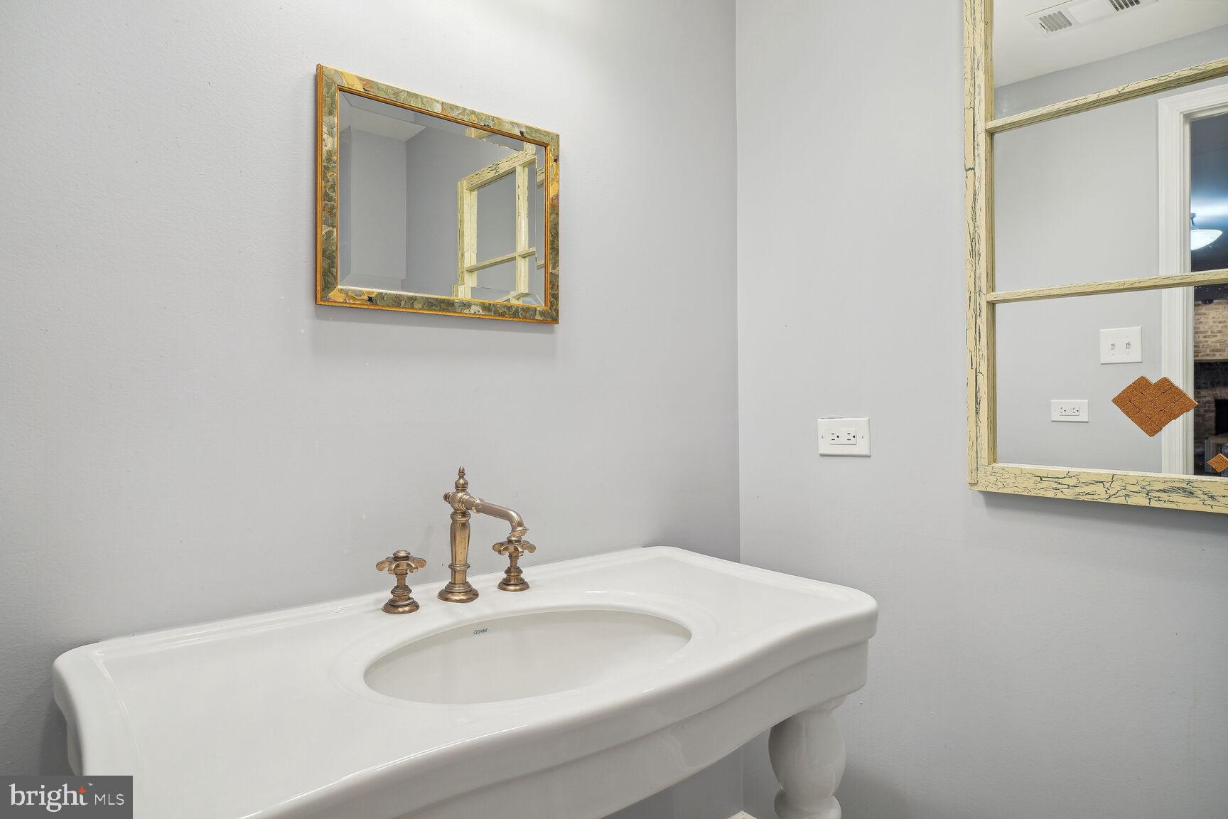 LAKE POTOMAC - Residential