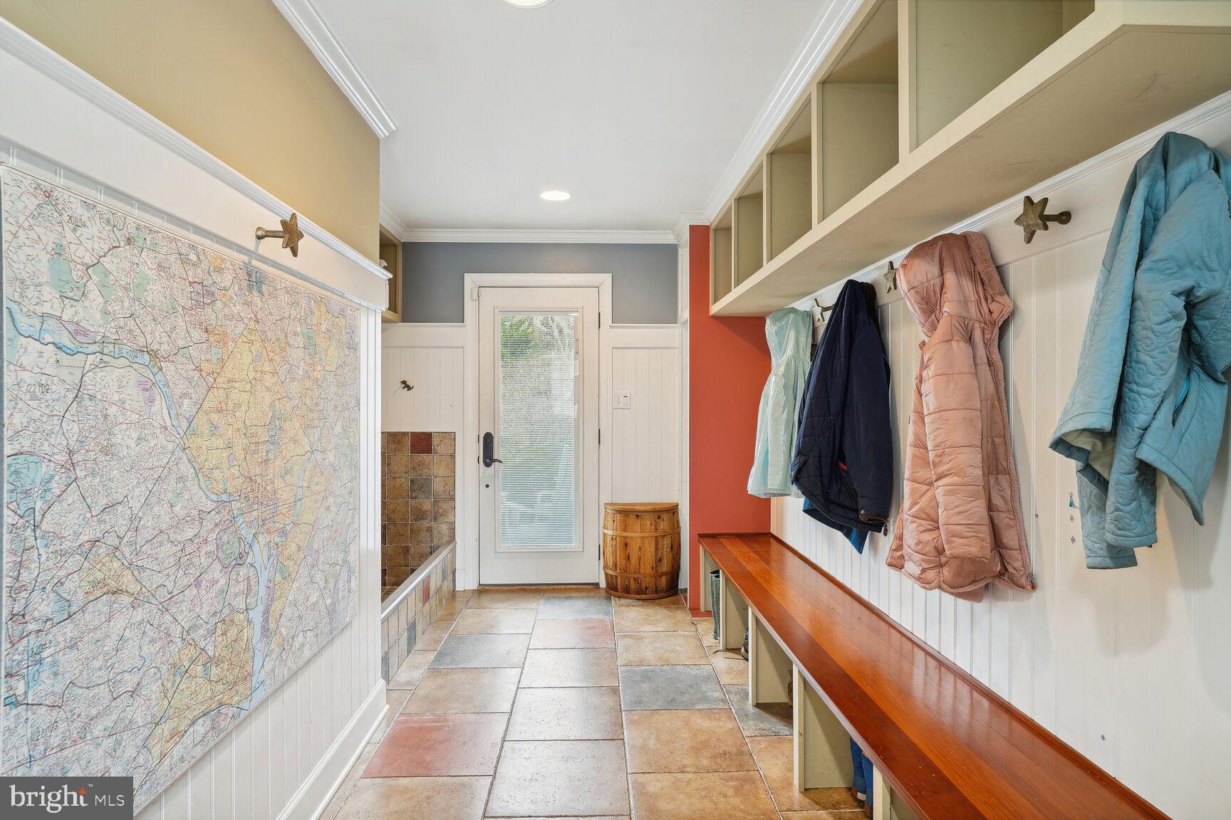 LAKE POTOMAC - Residential