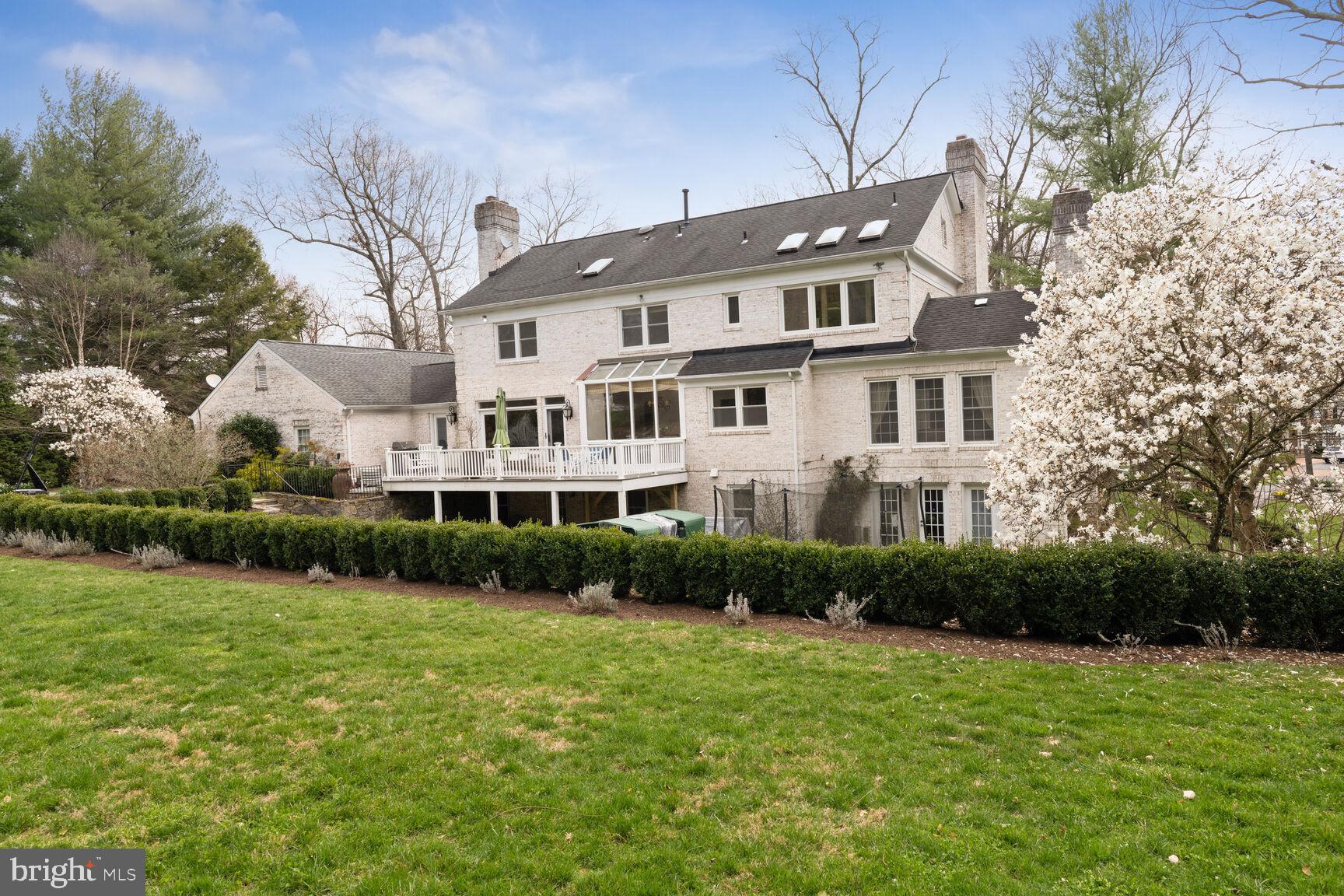 LAKE POTOMAC - Residential