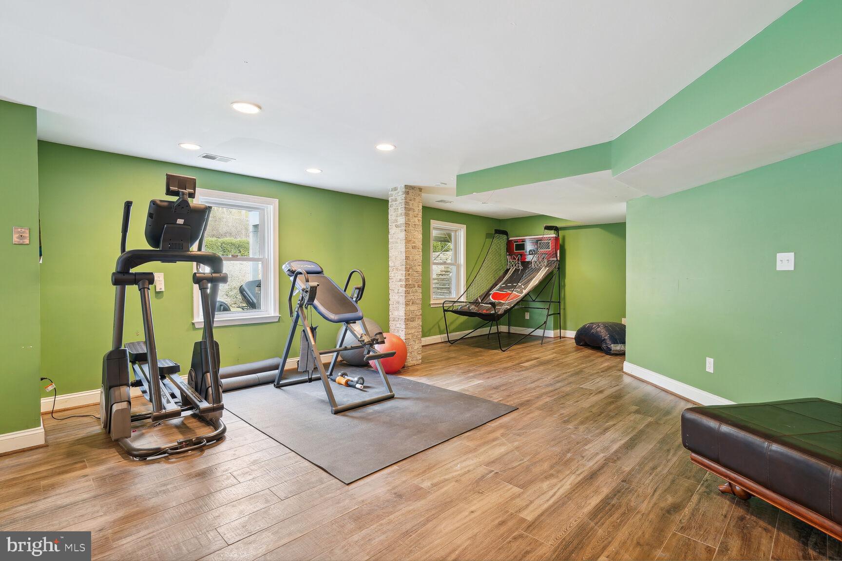 LAKE POTOMAC - Residential