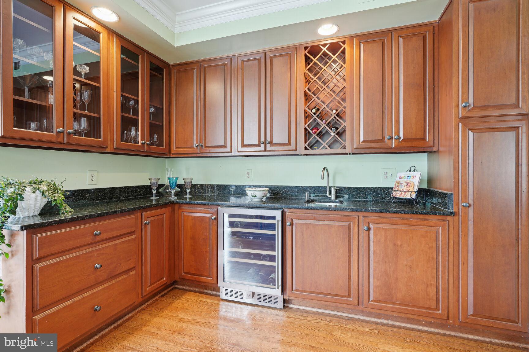 LAKE POTOMAC - Residential