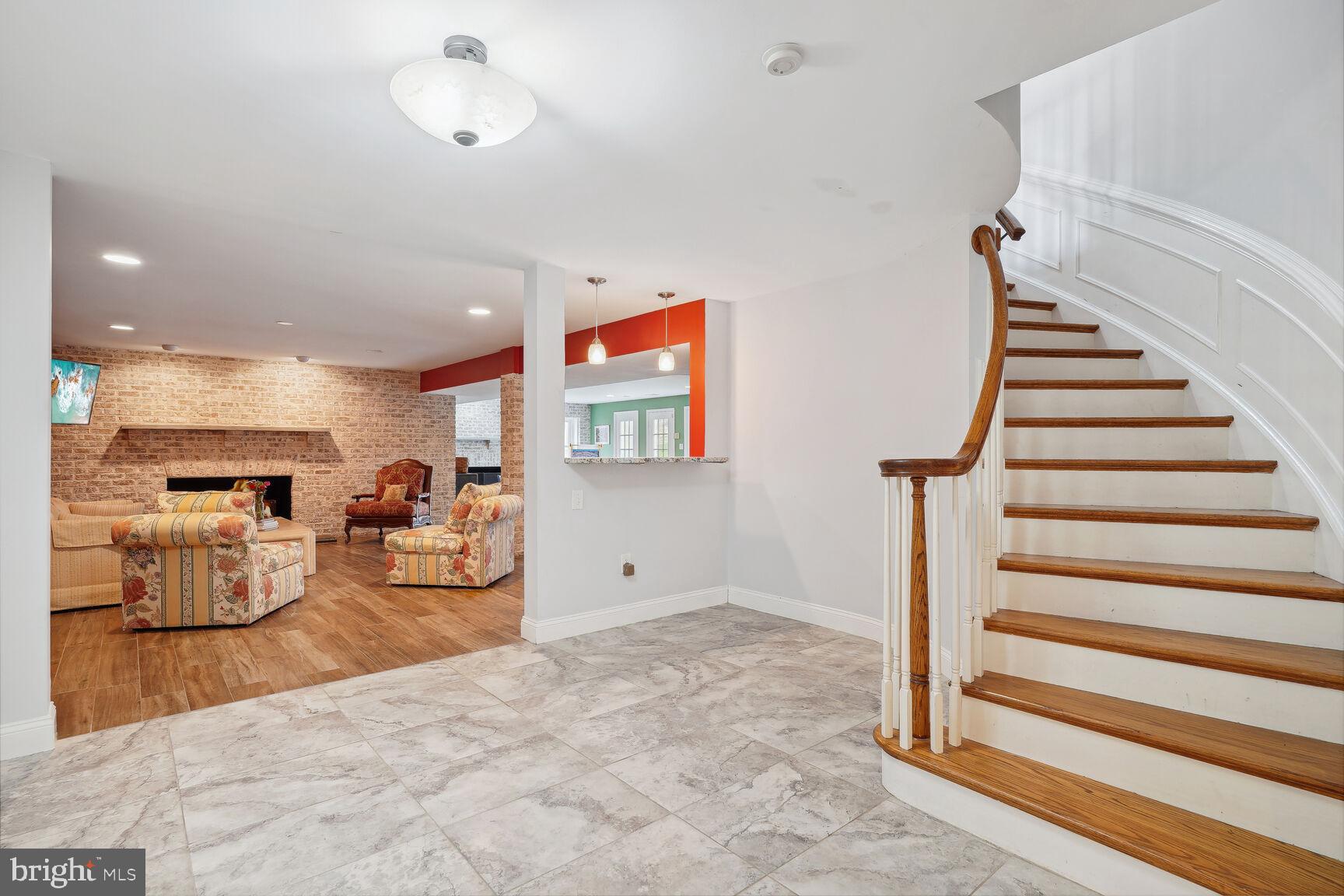 LAKE POTOMAC - Residential