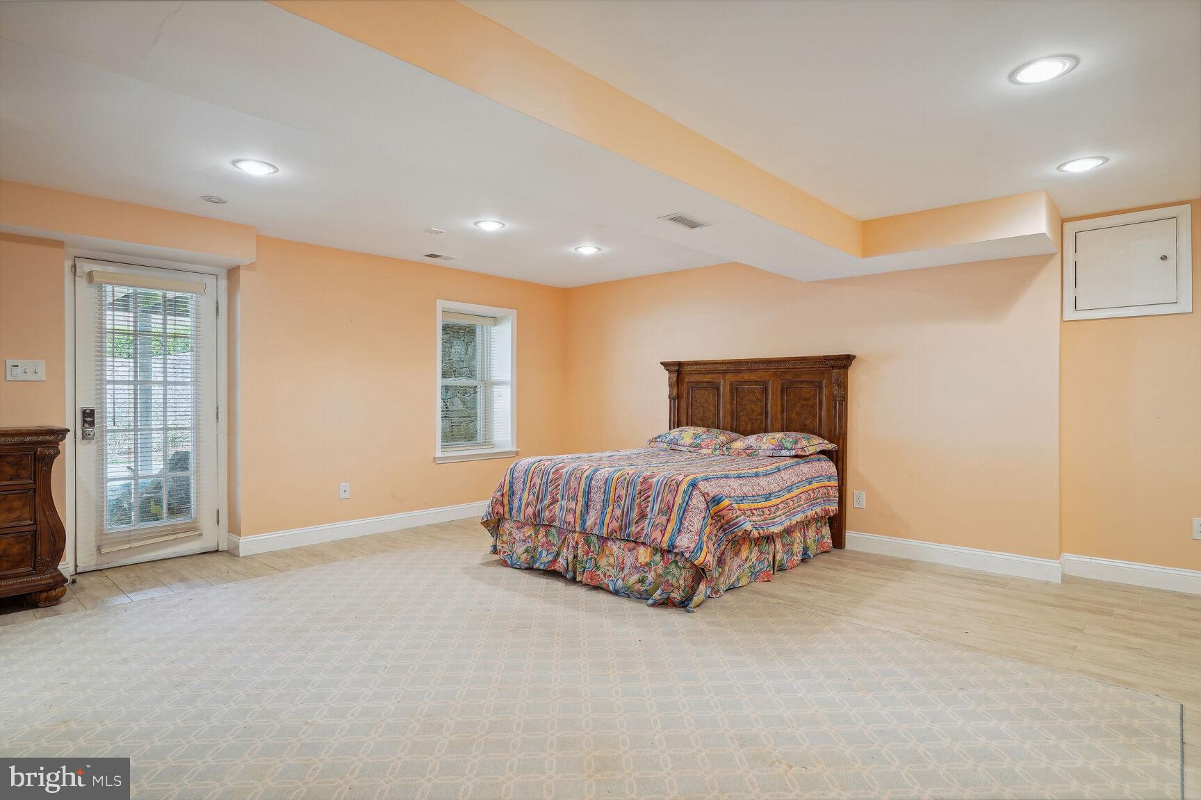 LAKE POTOMAC - Residential