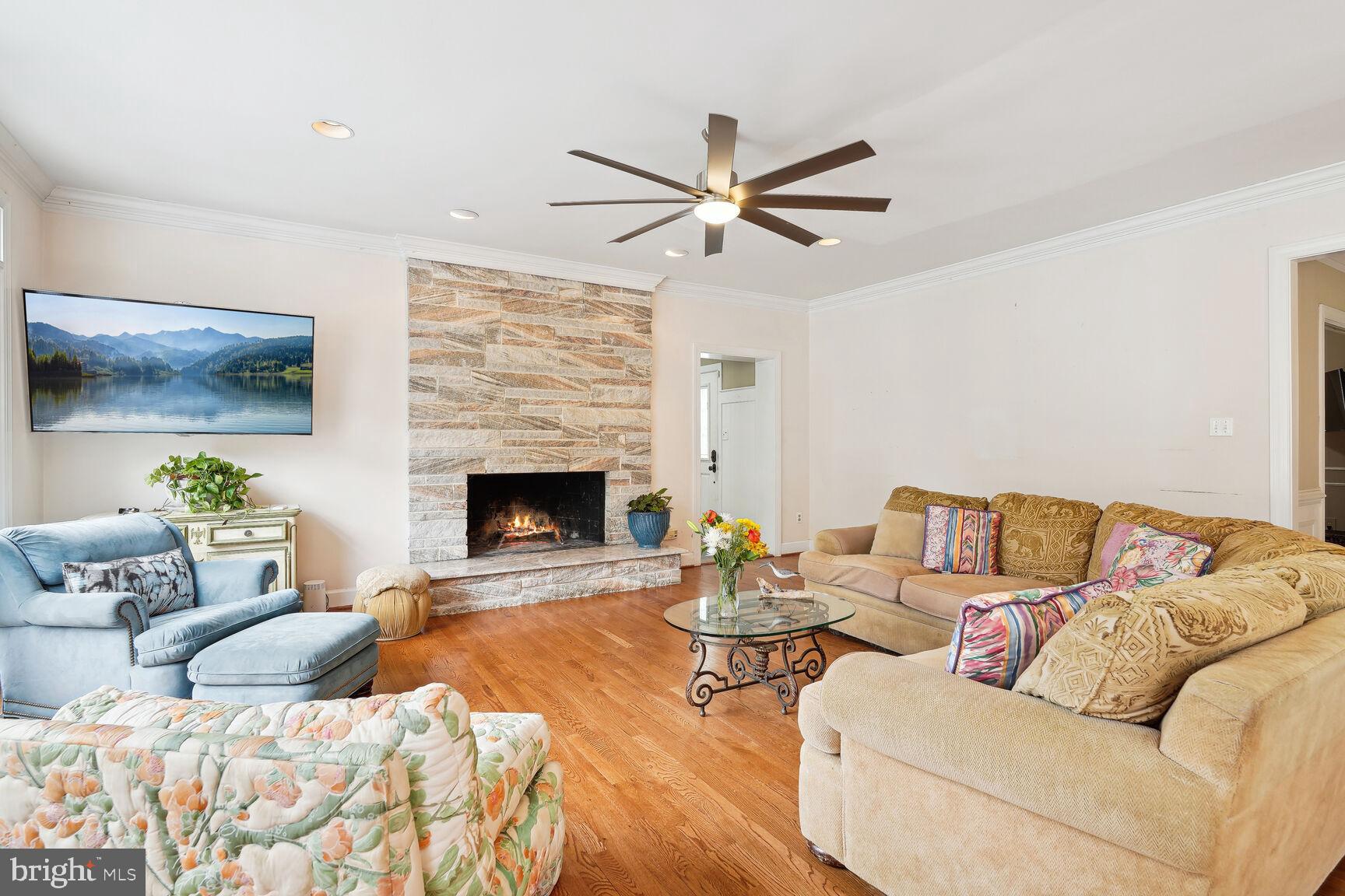 LAKE POTOMAC - Residential