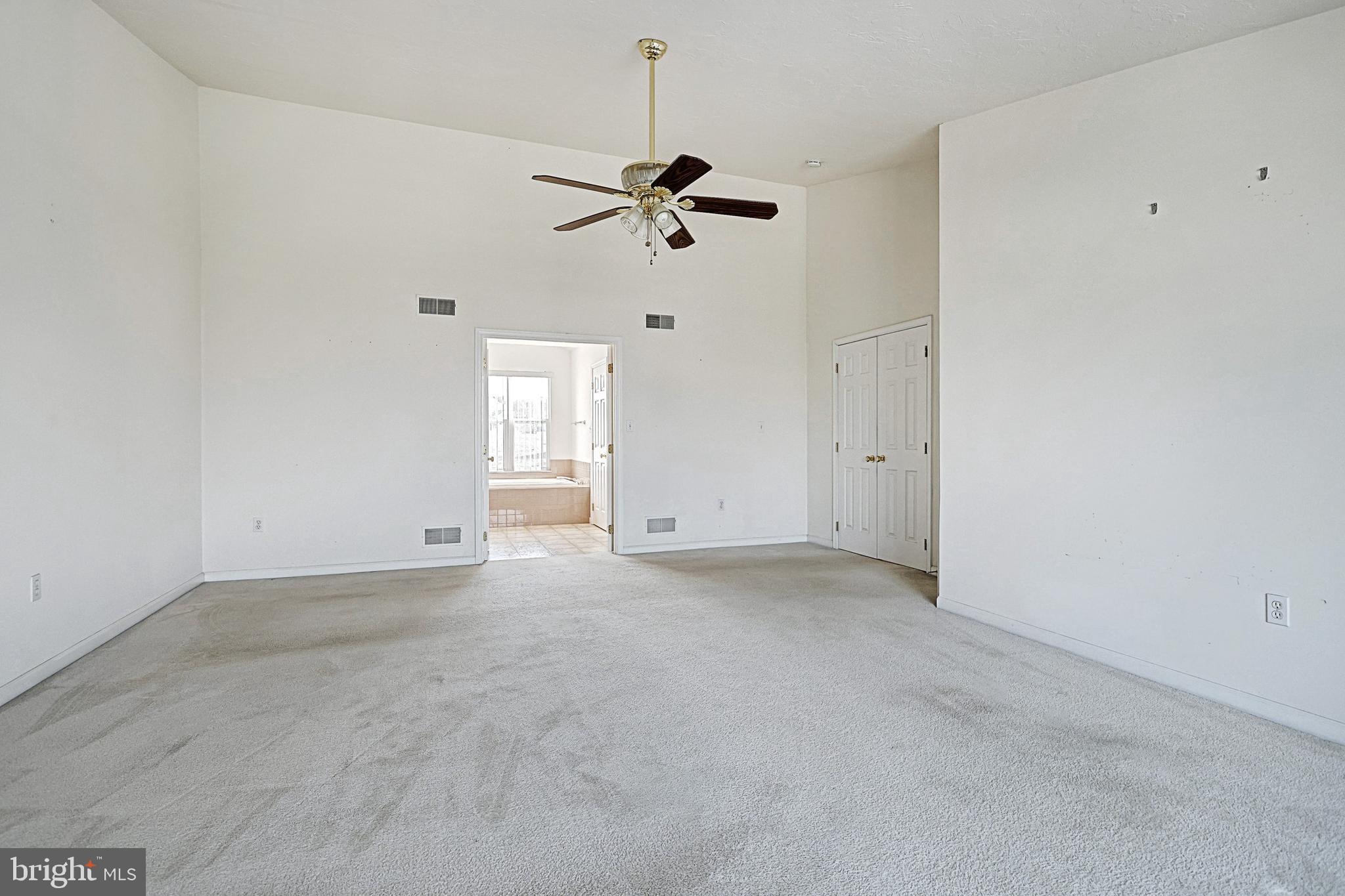 WOODRIDGE HUNT - Residential