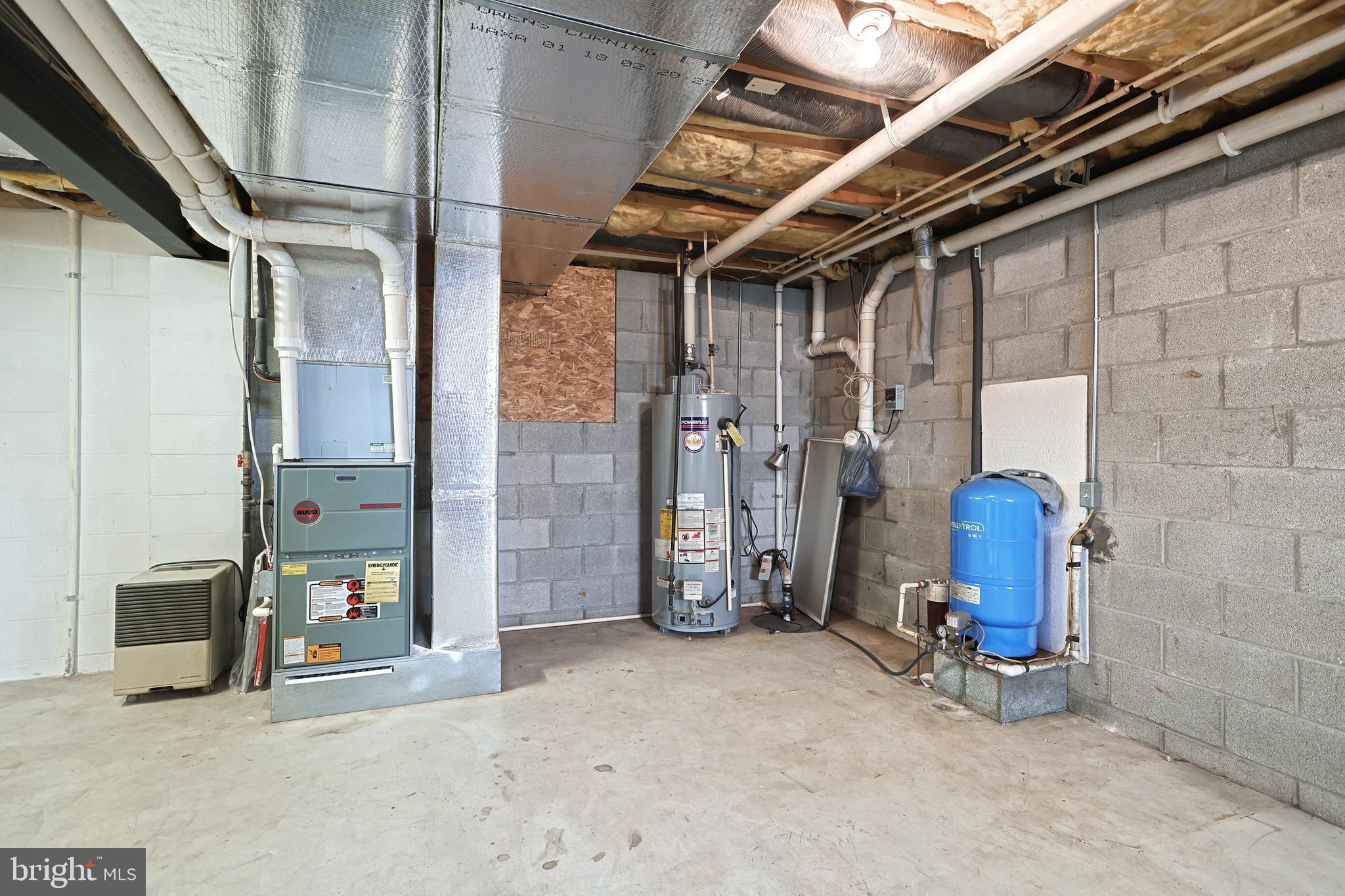 WOODRIDGE HUNT - Residential