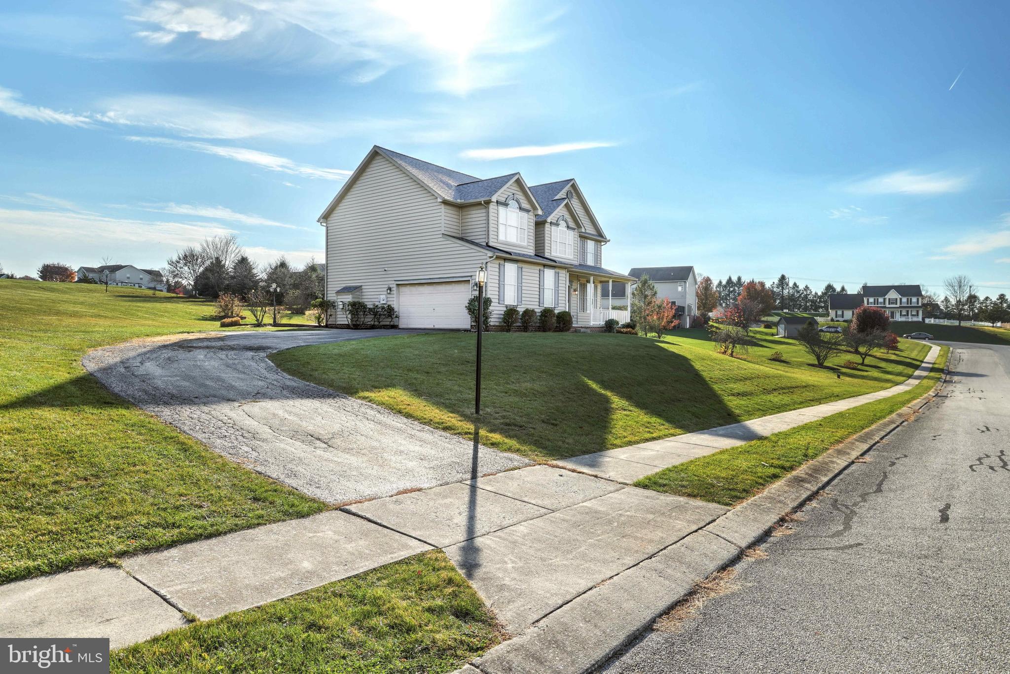 WOODRIDGE HUNT - Residential