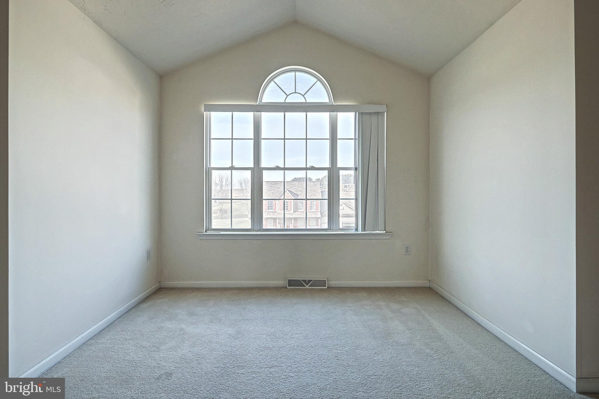 WOODRIDGE HUNT - Residential