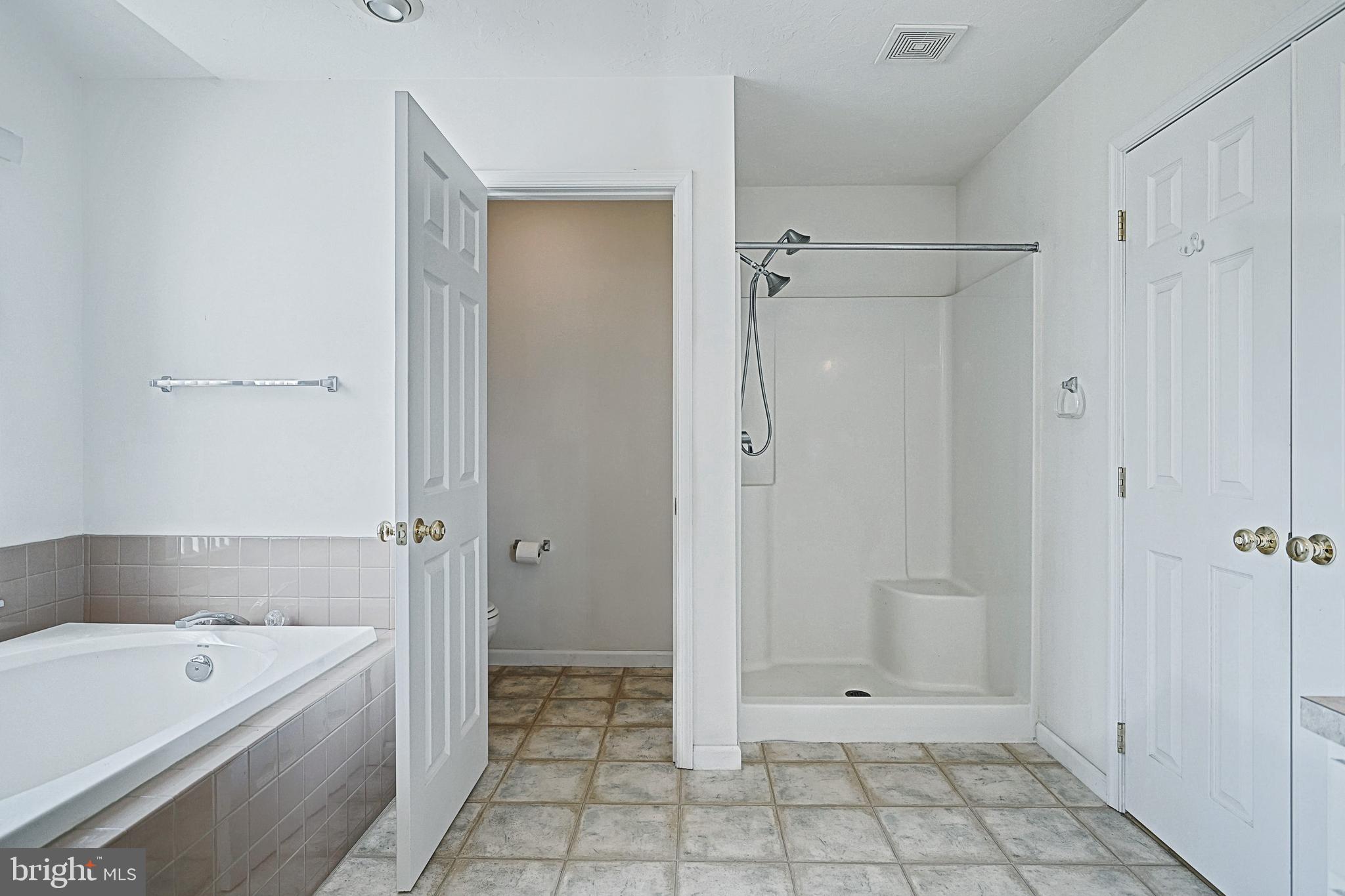 WOODRIDGE HUNT - Residential