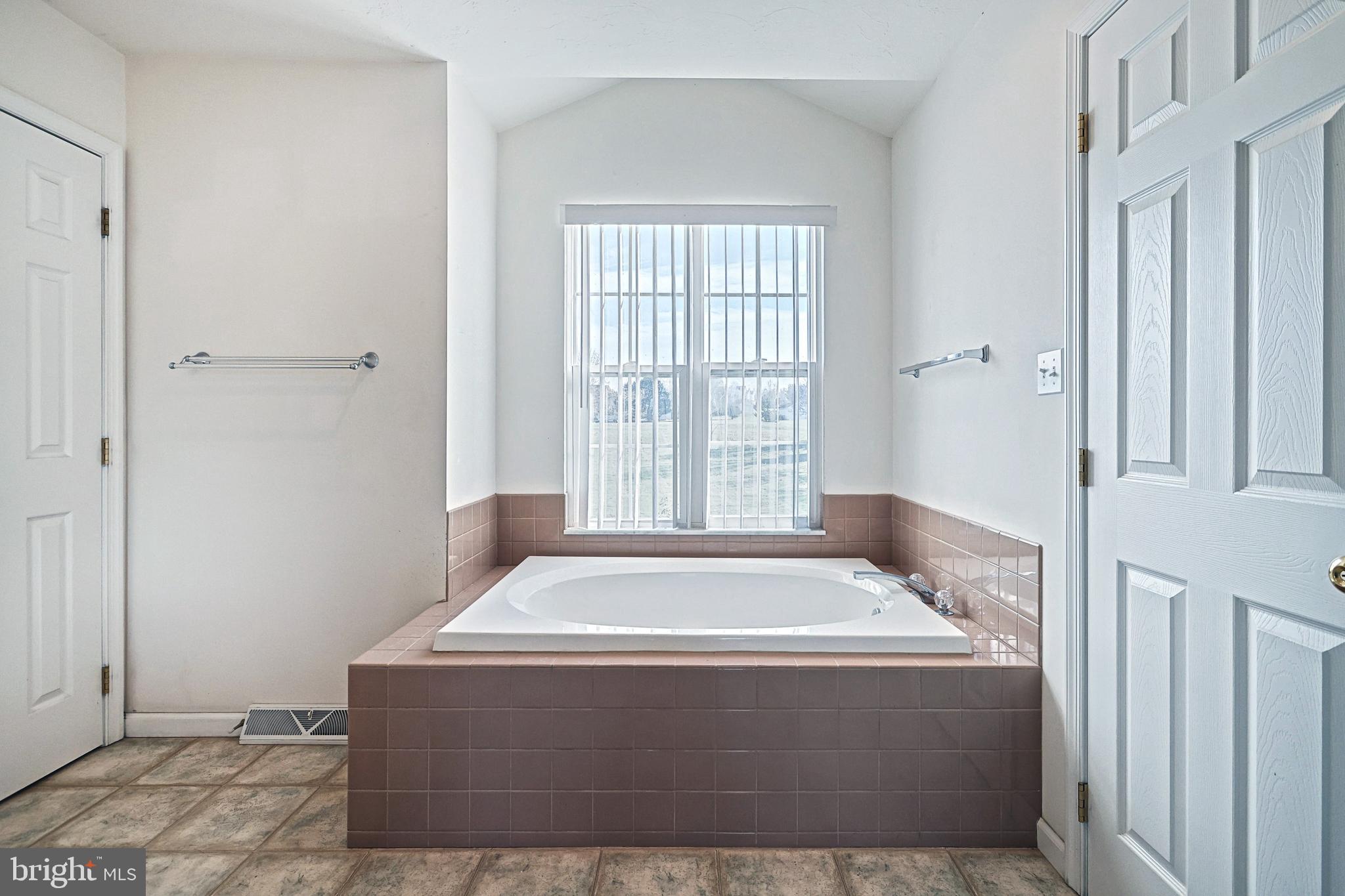 WOODRIDGE HUNT - Residential