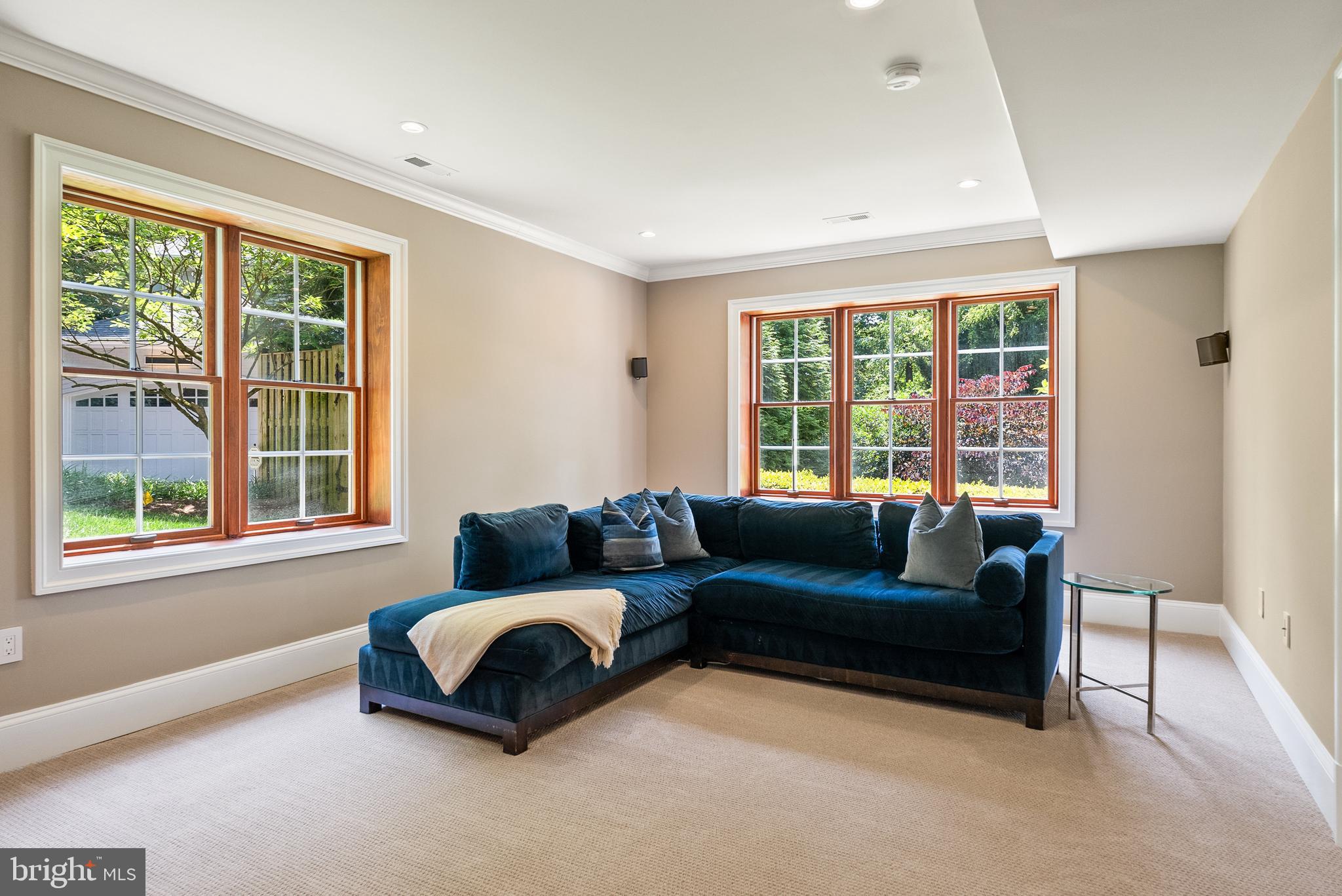SPRING VALLEY - Residential