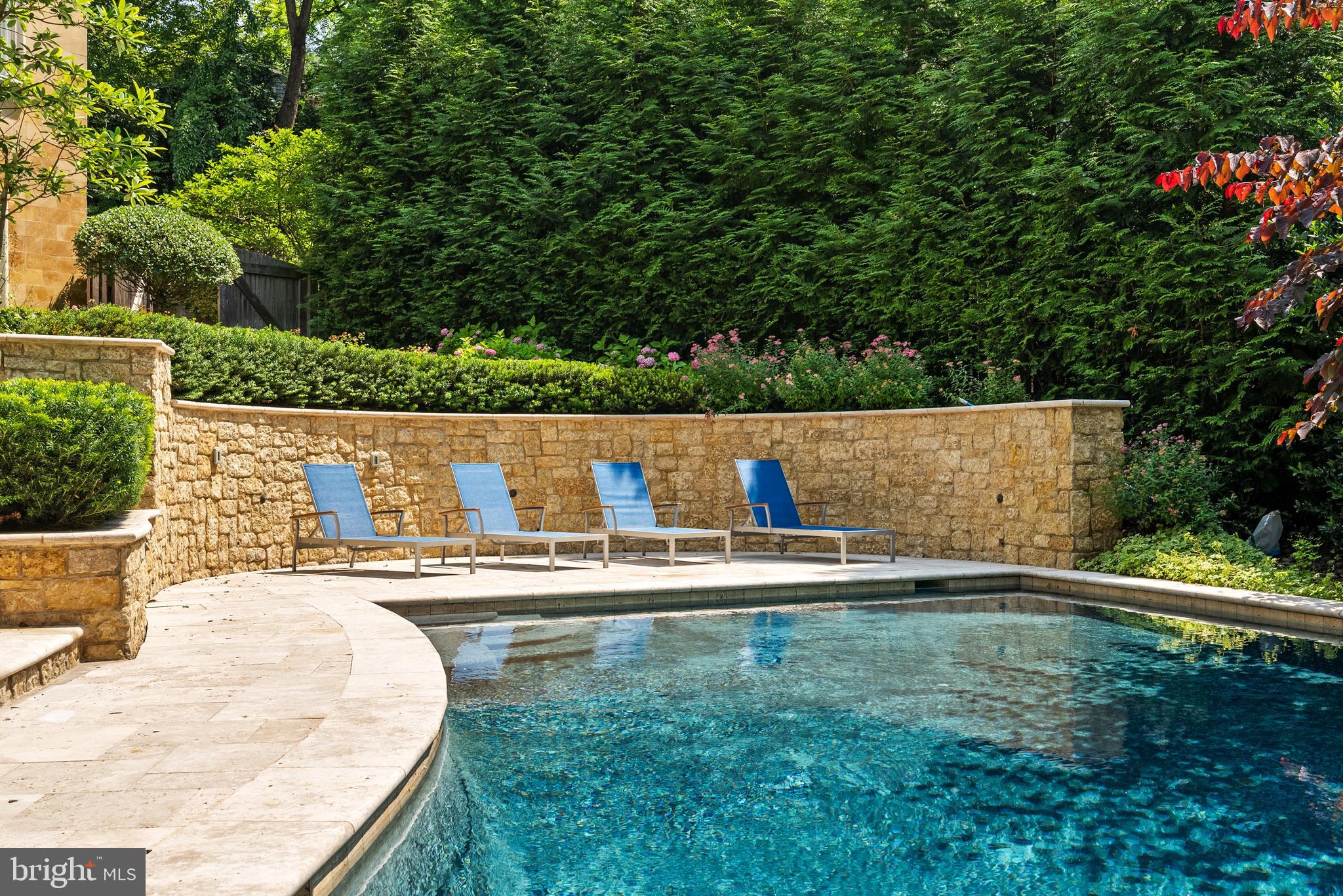 SPRING VALLEY - Residential