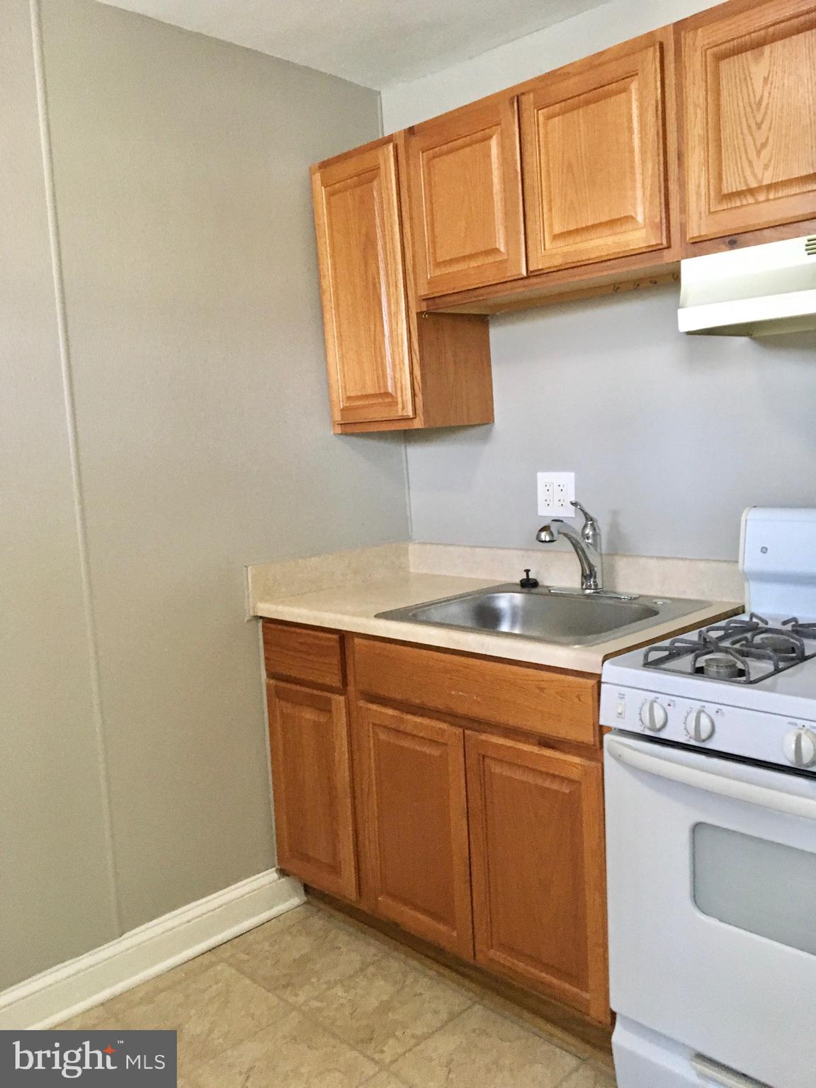 7235 HOLABIRD AVENUE UNIT B