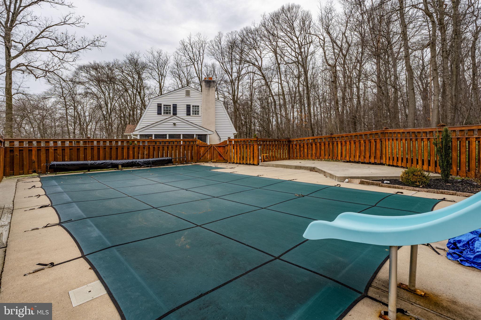 CAERNARVON TWP - Residential