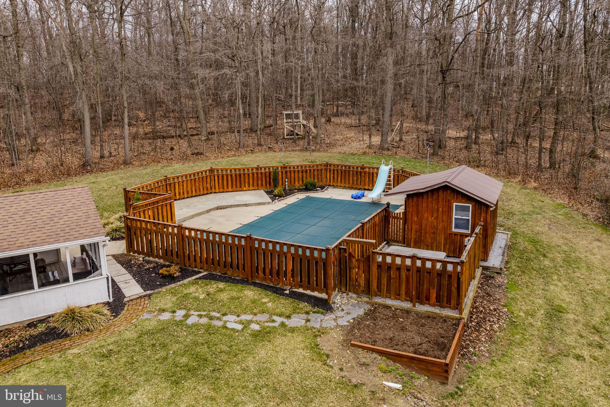 CAERNARVON TWP - Residential