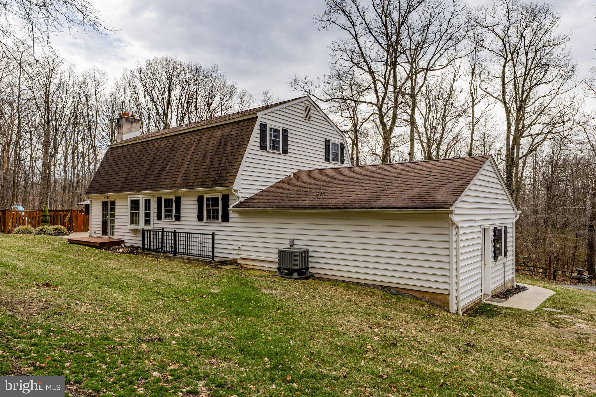 CAERNARVON TWP - Residential