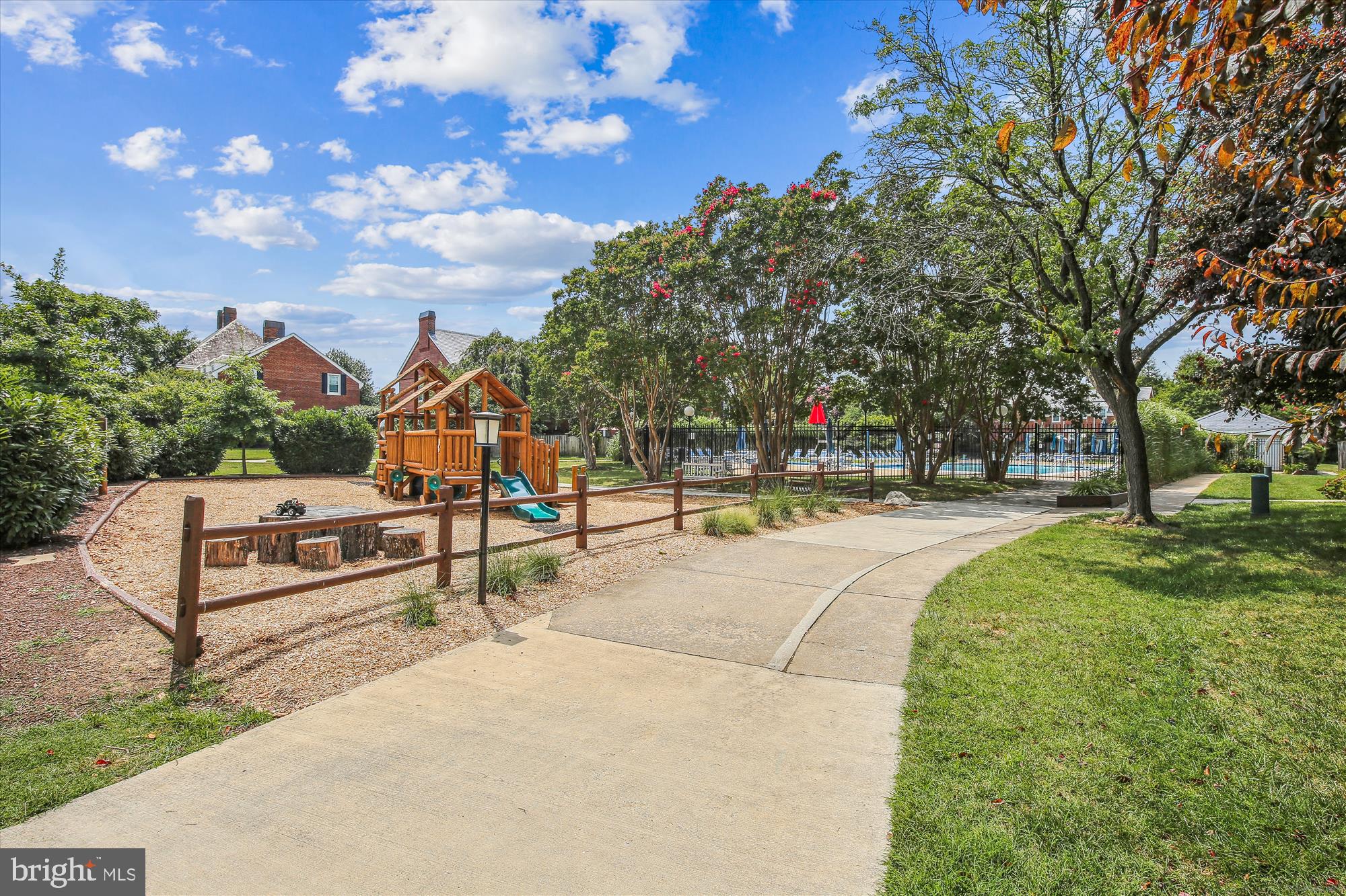 FAIRLINGTON ARBORS - Residential