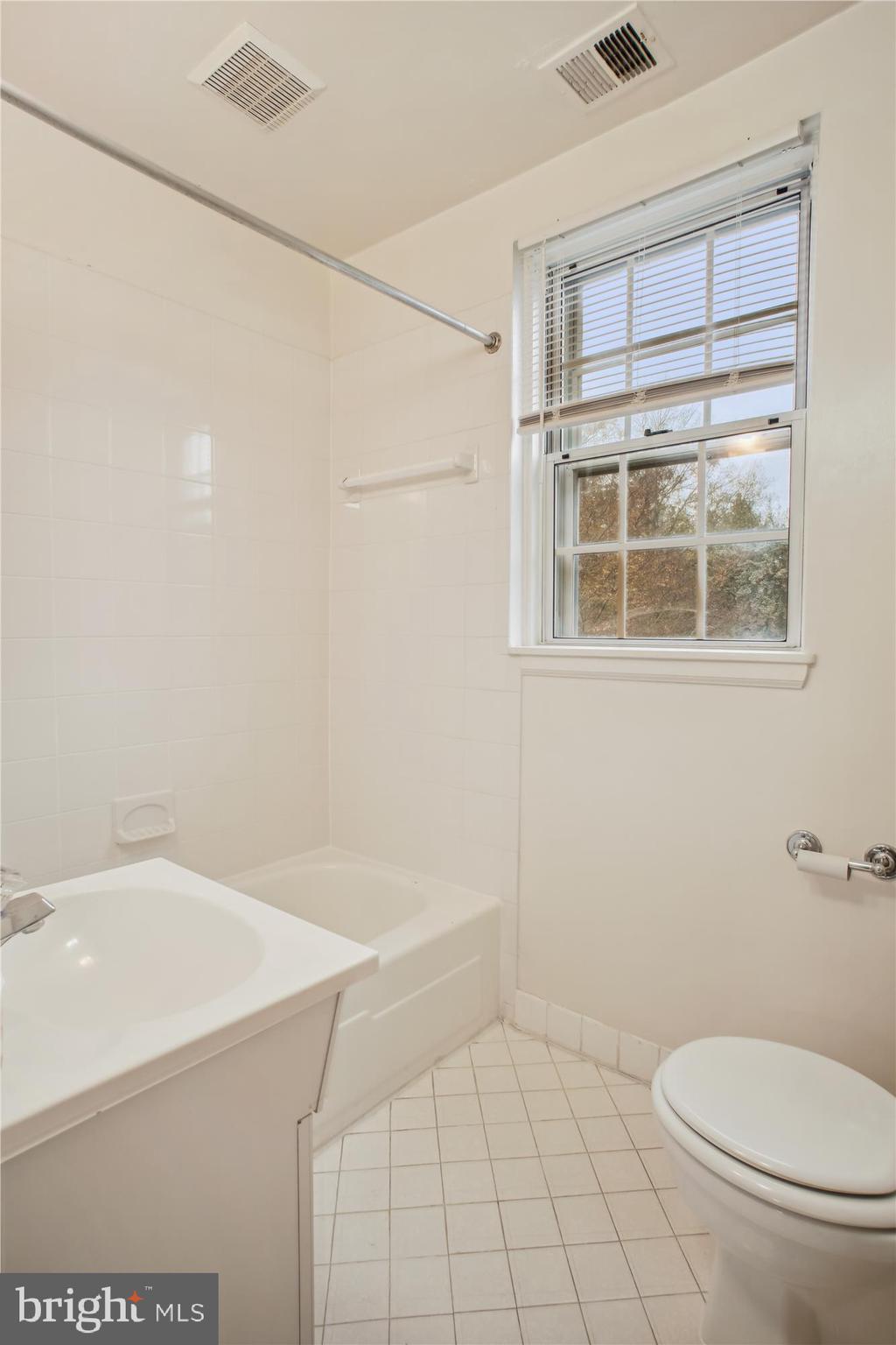 FAIRLINGTON ARBORS - Residential