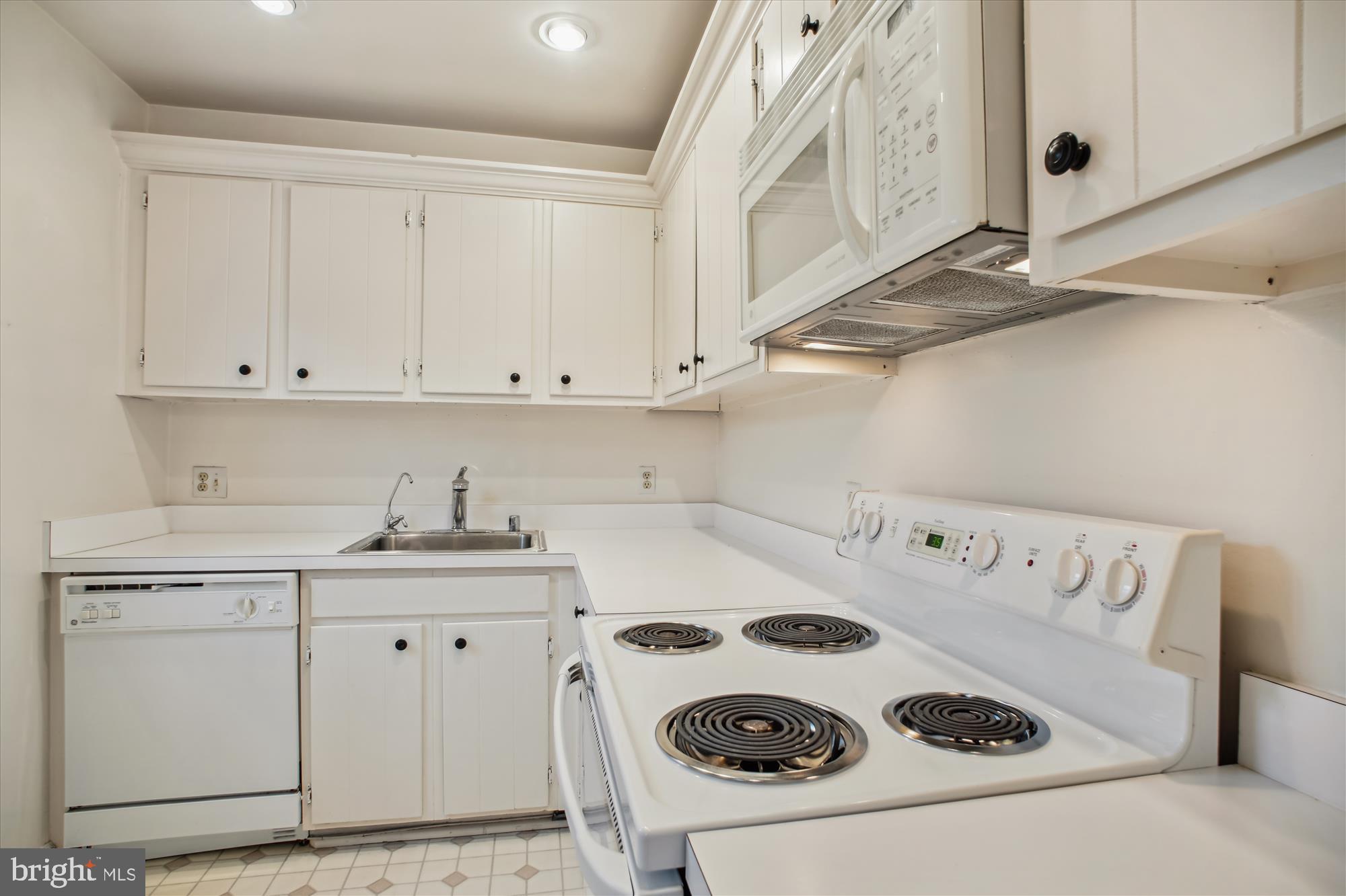 FAIRLINGTON ARBORS - Residential