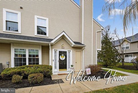 Condo For Sale - 2005 Saxony Drive<br/> MOUNT LAUREL, NJ 08054