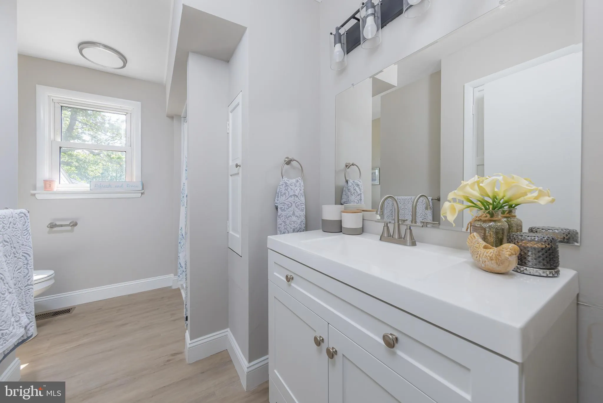 West Deptford, New Jersey 08096, United States, 3 Bedrooms Bedrooms, ,2 BathroomsBathrooms,Residential,Contingent,209212