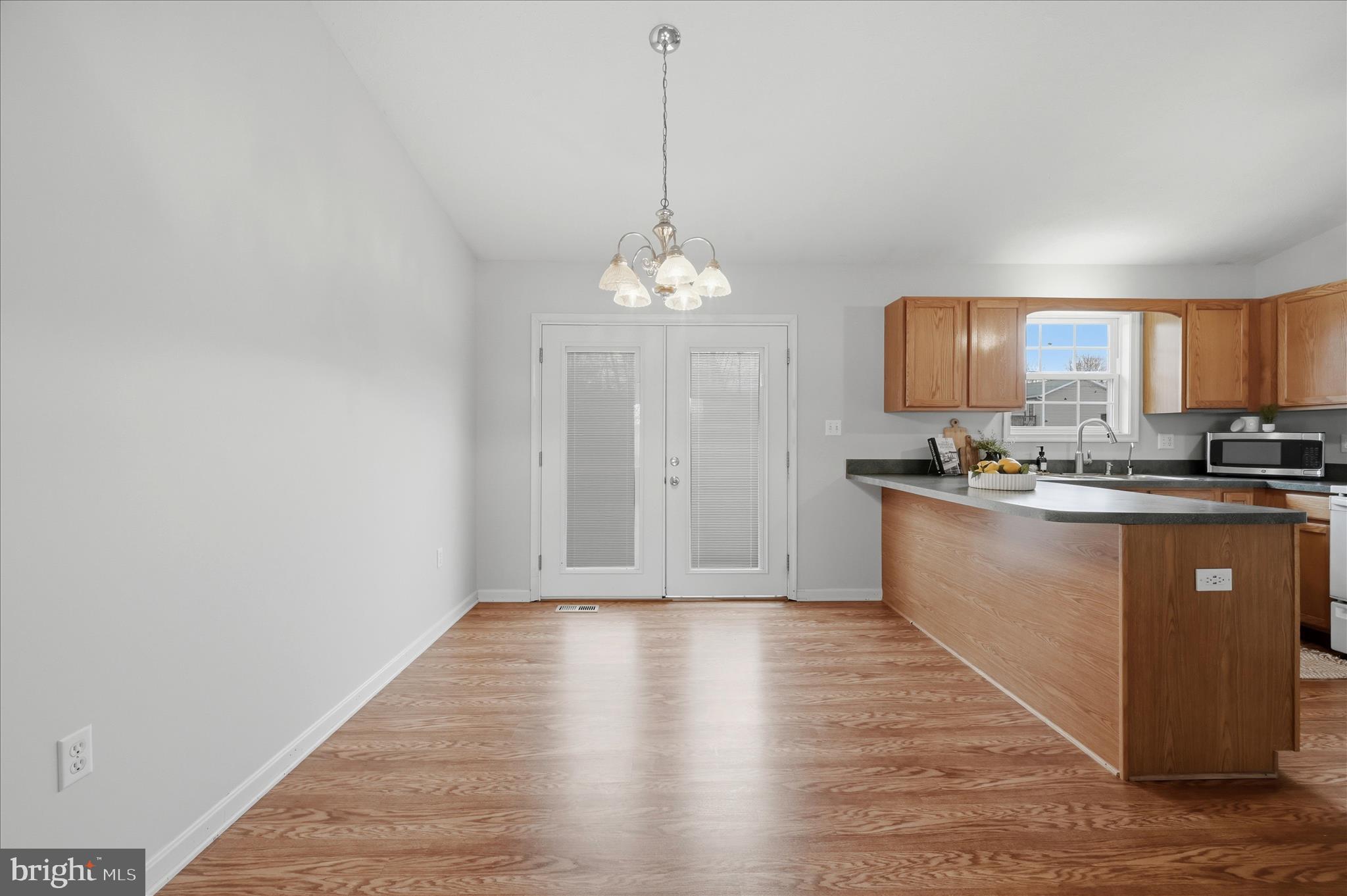 DOUGLAS OAKS - Residential